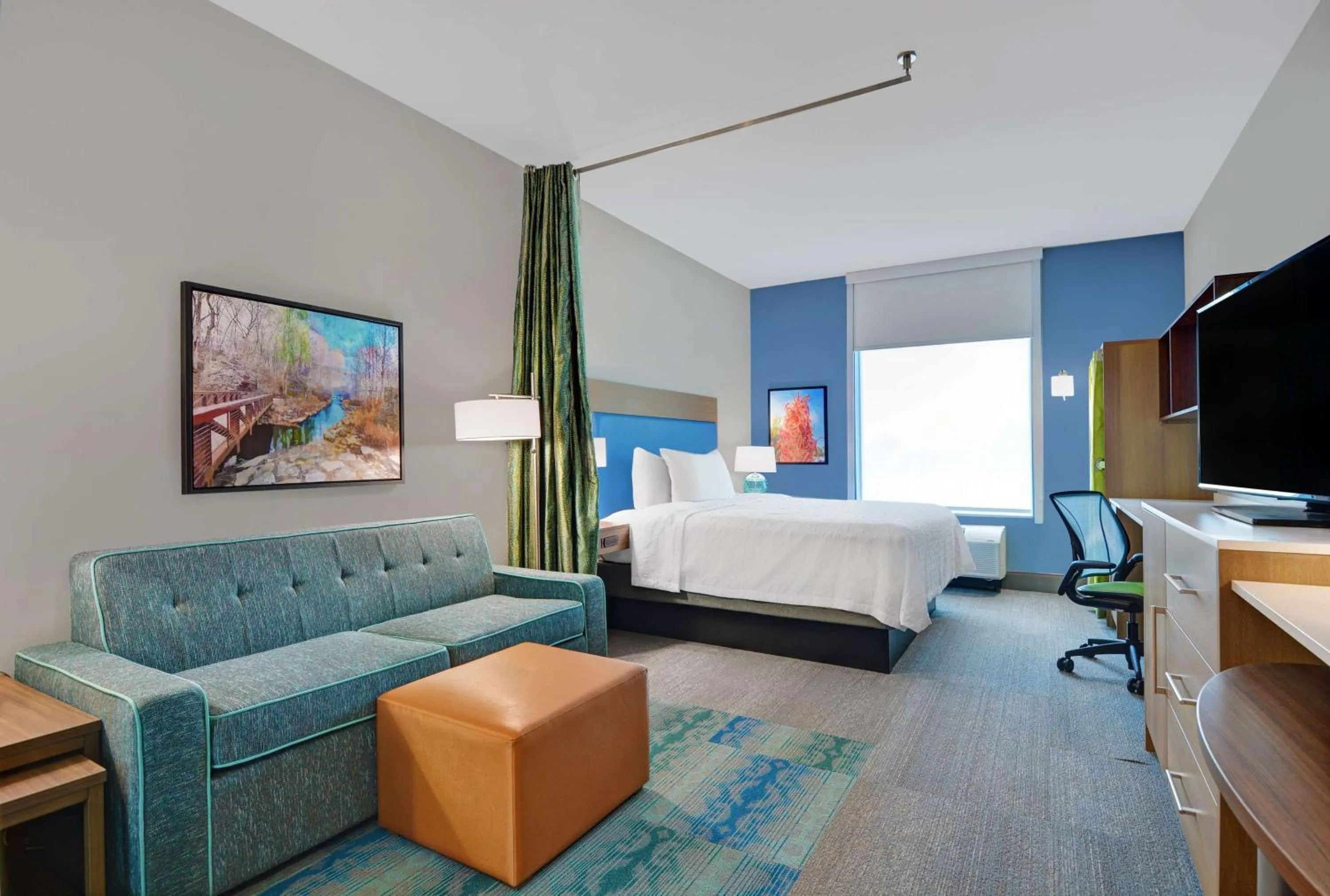 Bedroom, Bed in Home2 Suites By Hilton Bentonville Rogers