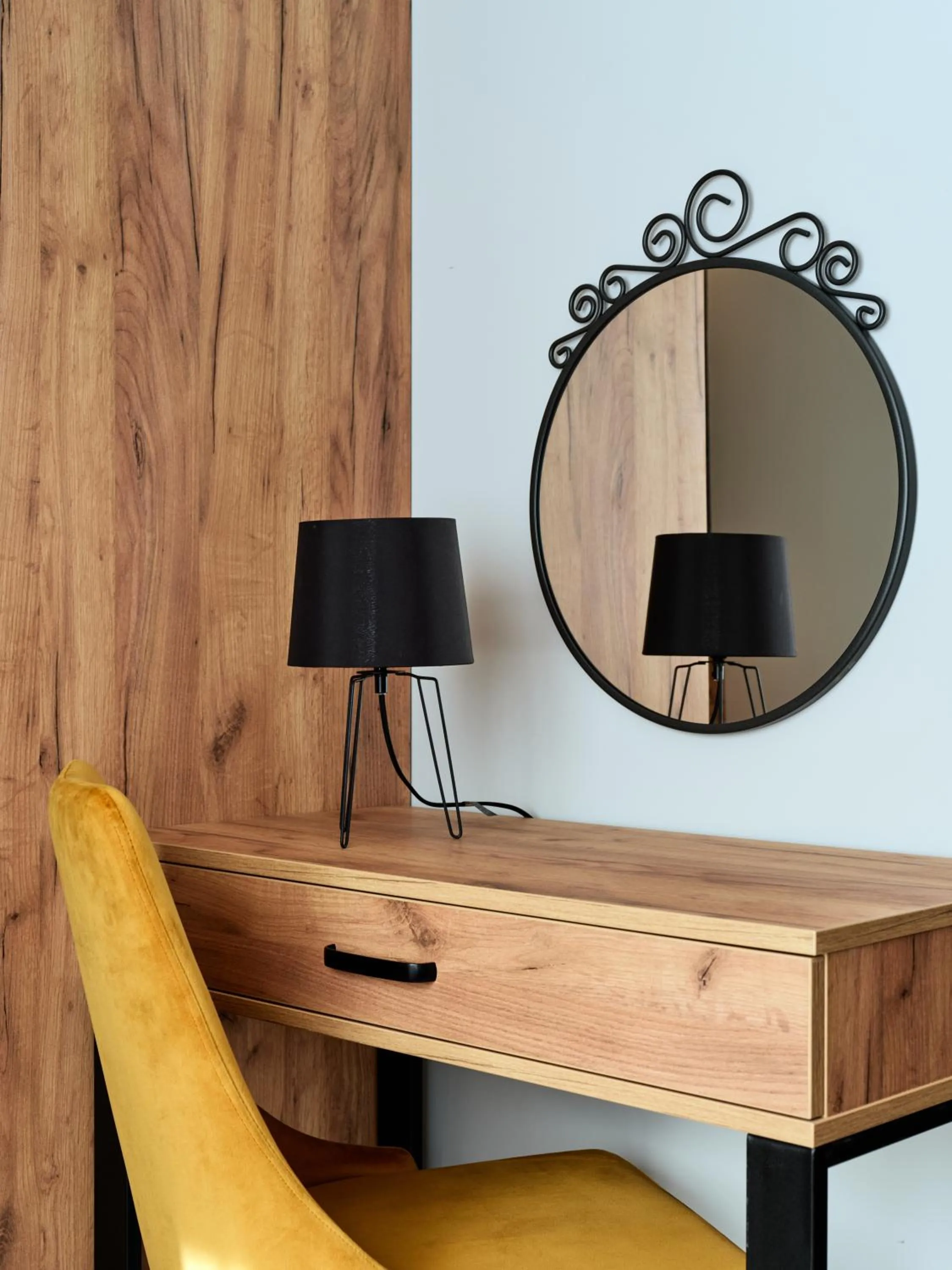 Seating area in 1891 Garni Hotel