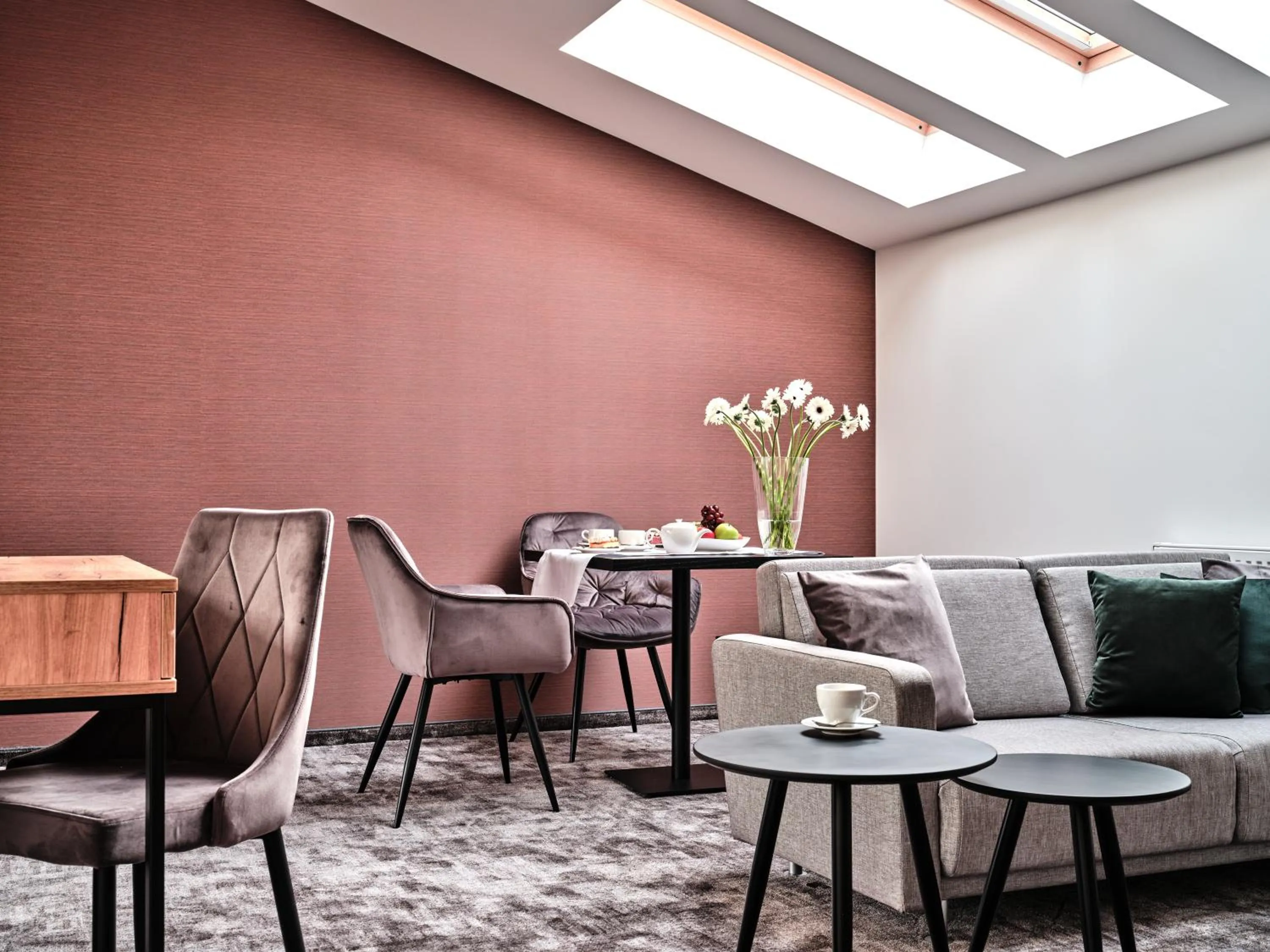 Living room in 1891 Garni Hotel