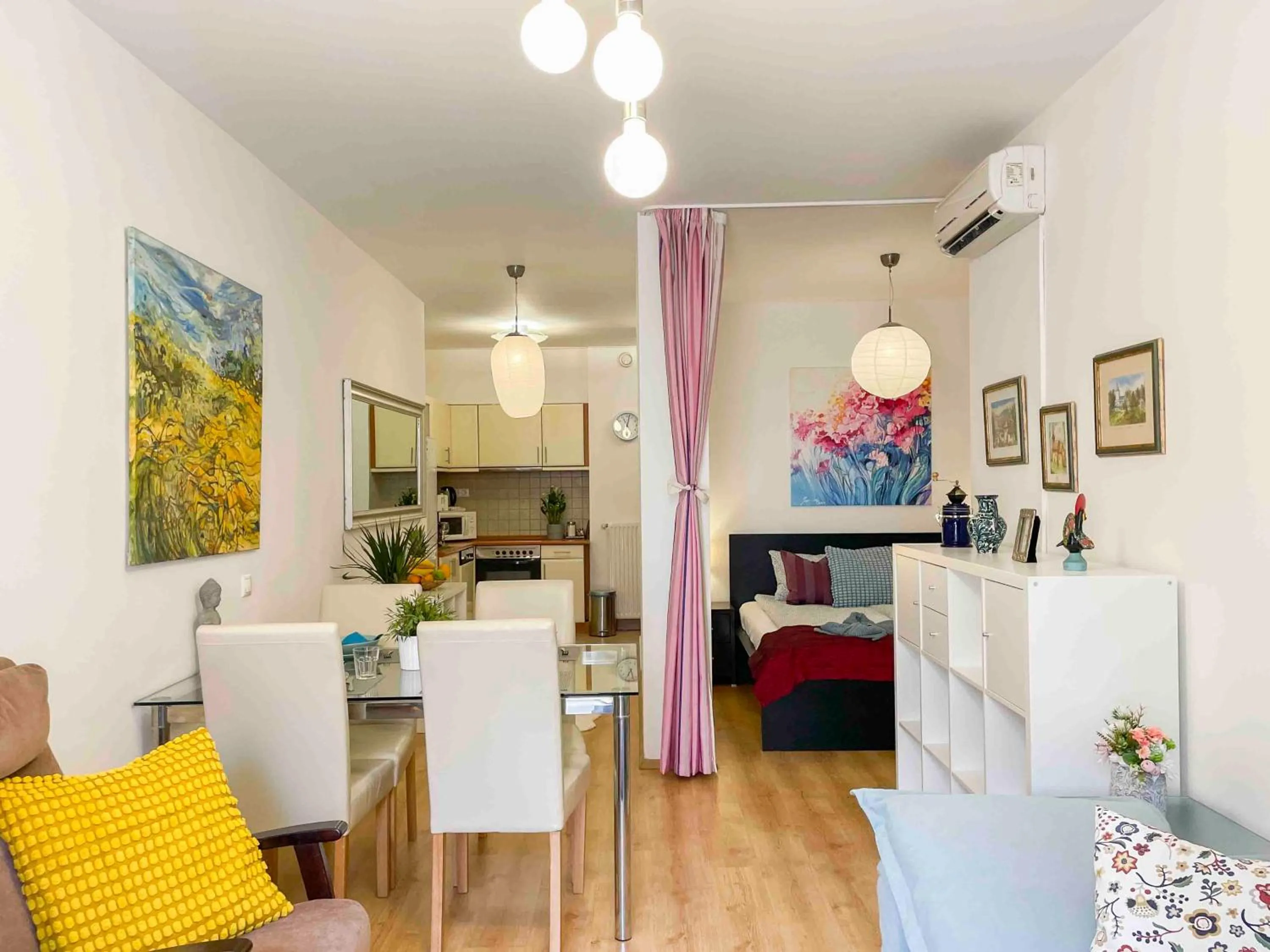 Kitchen or kitchenette in Opera Residence