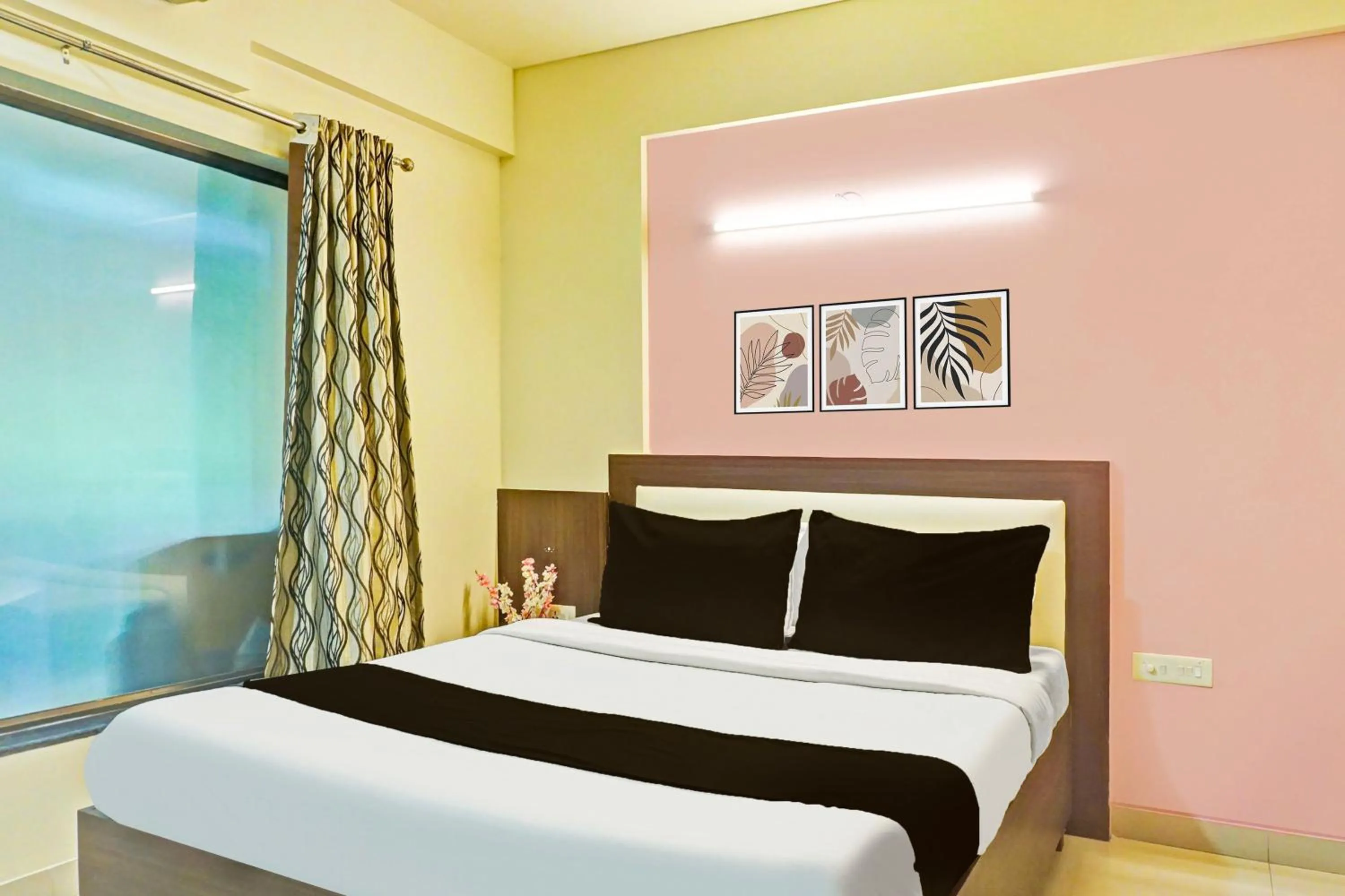 Bedroom in Hotel O Pearl Inn