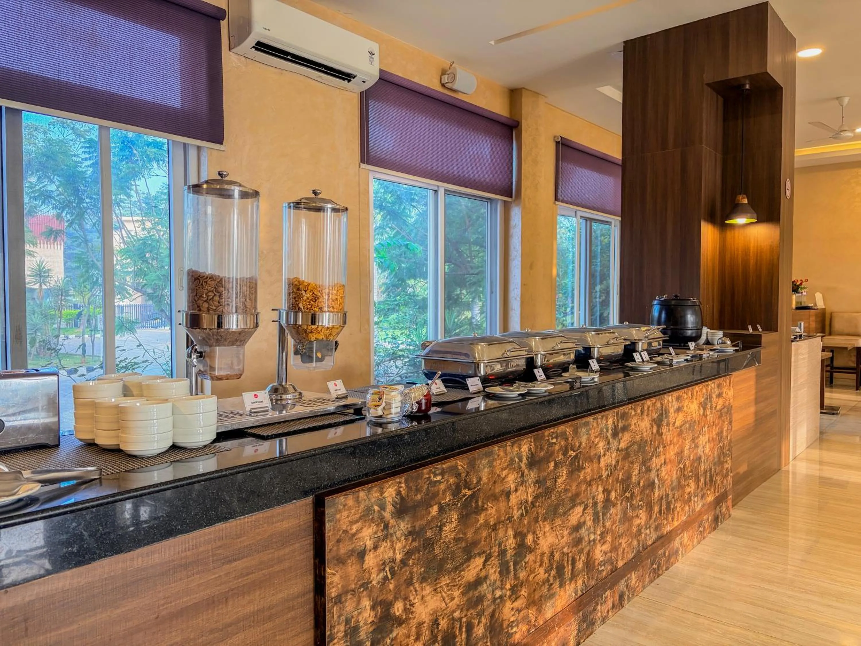 Restaurant/places to eat in Spree Resort At Century Wintersun