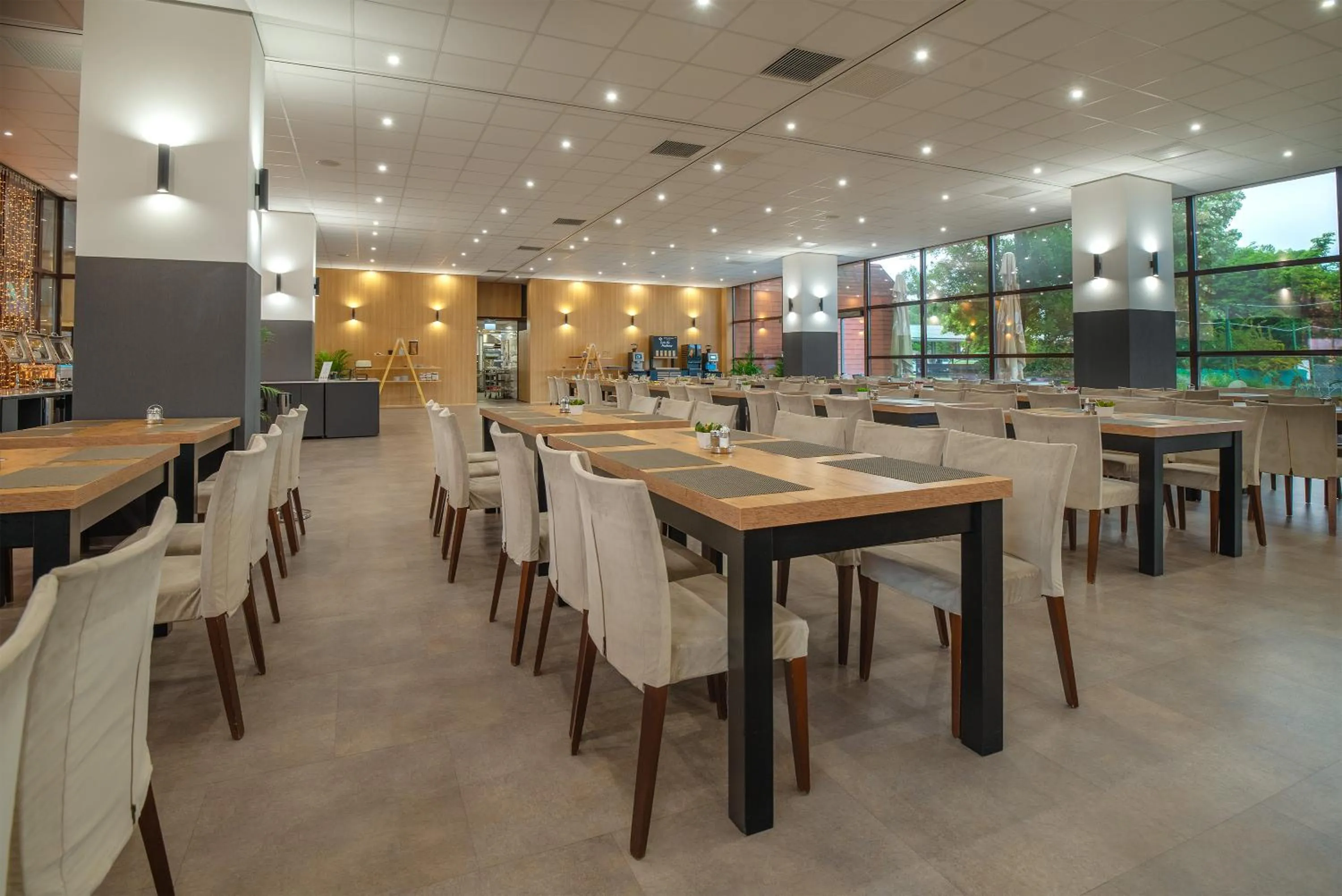 Restaurant/places to eat in Hotel Sopron