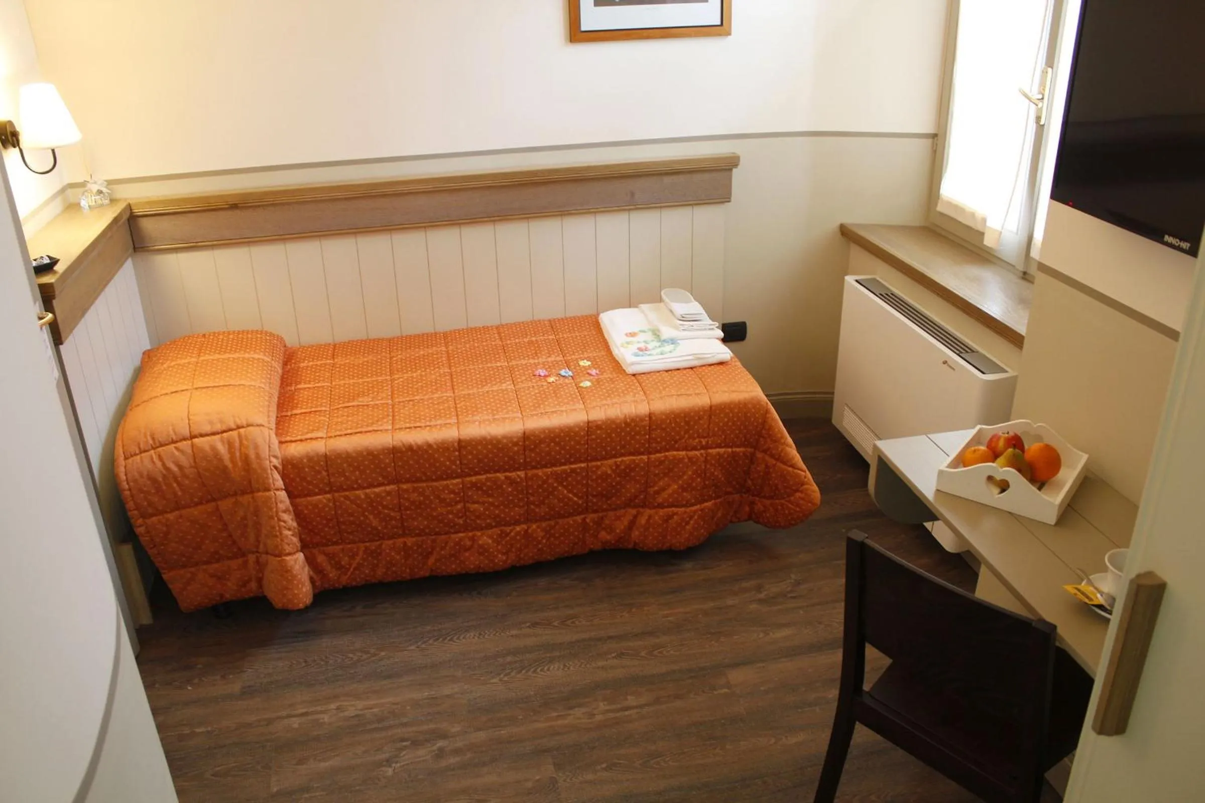 Bed in Albergo Benito