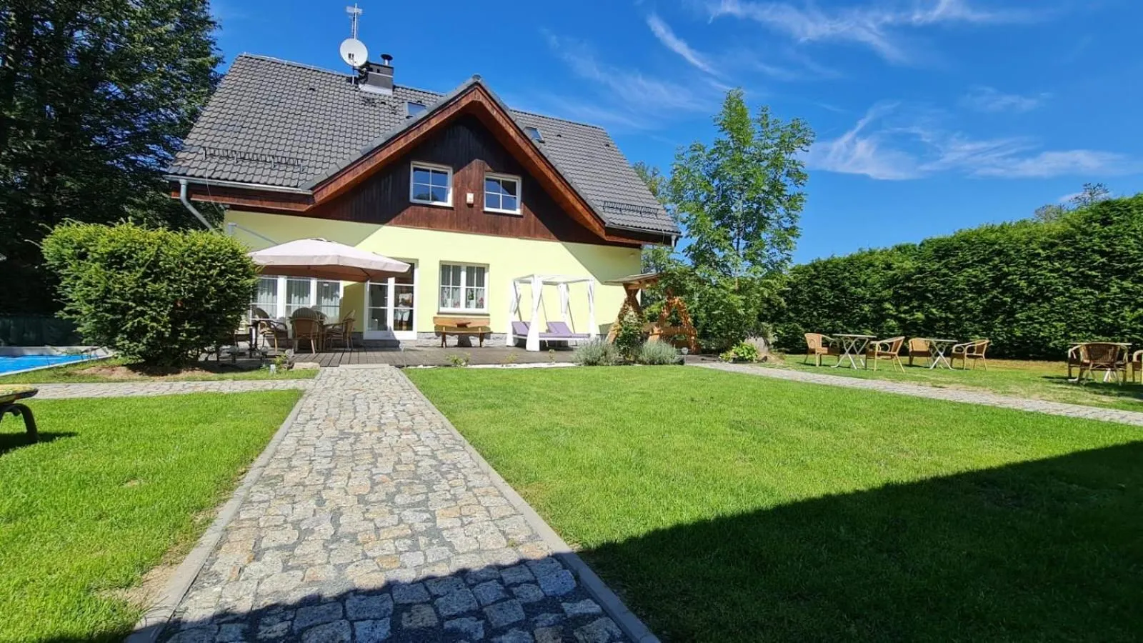 Spring in Dom Pod Sosną