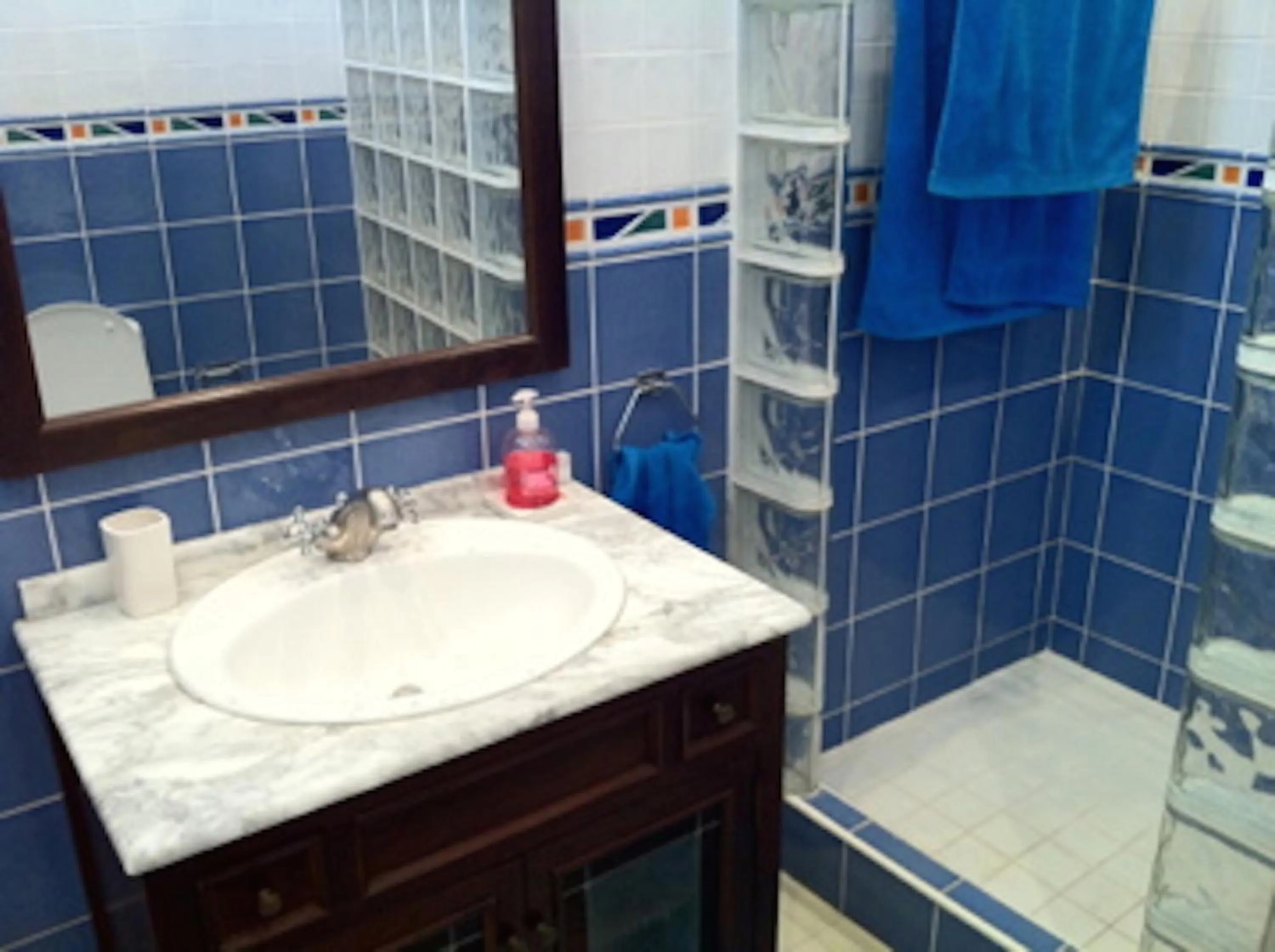 Bathroom in Rok Plaza