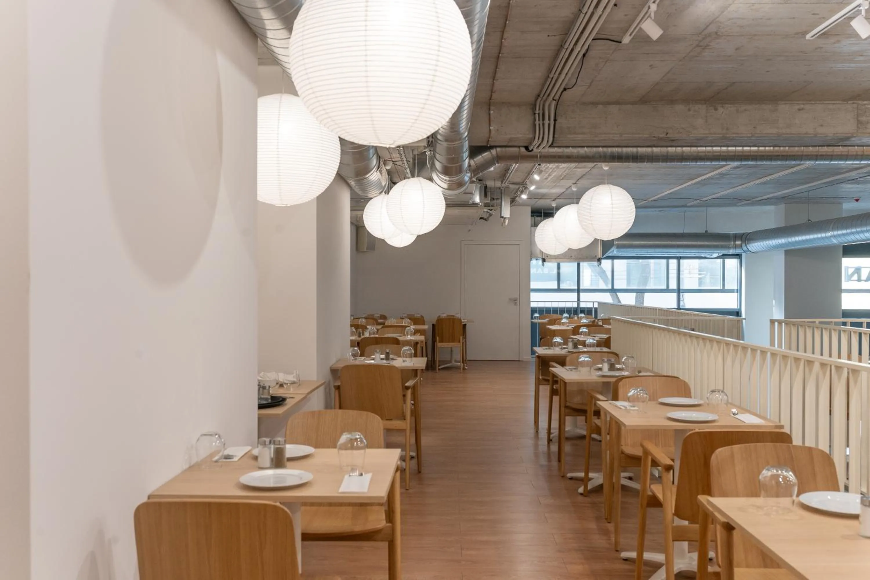 Restaurant/places to eat in Metropolitan Star Apart Hotel