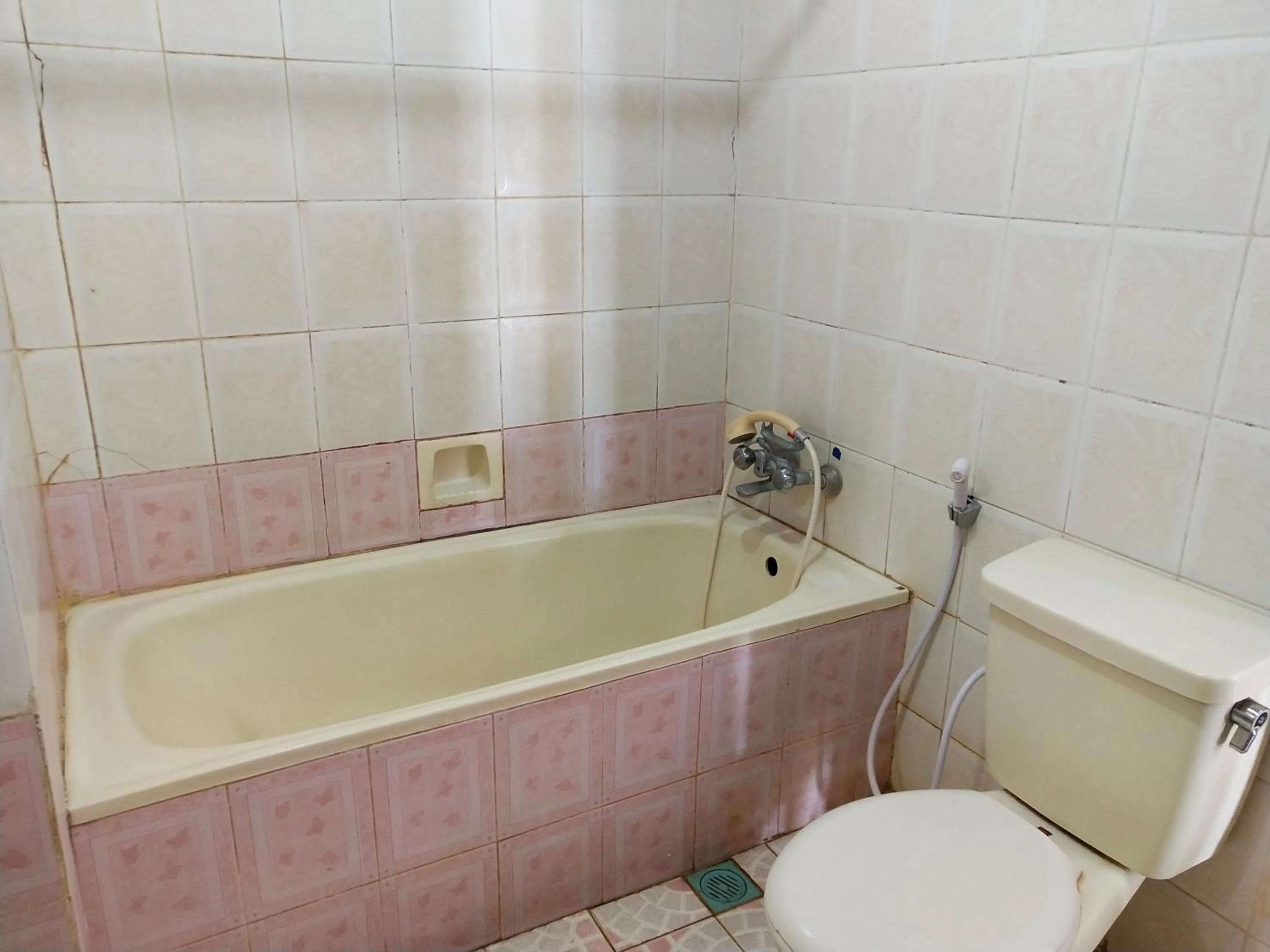 Bukit Kenari Hotel & Restaurant