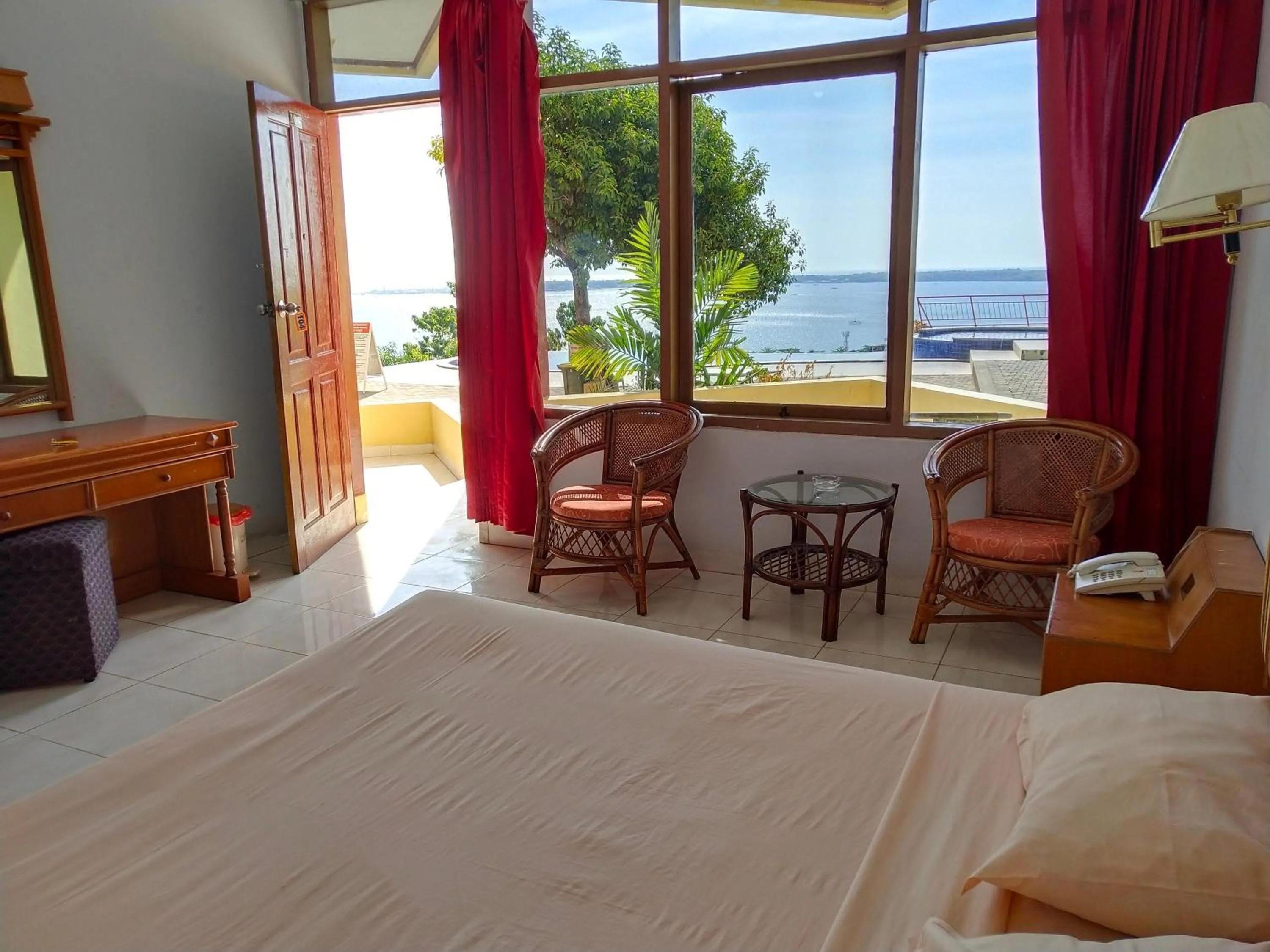 Bed in Bukit Kenari Hotel & Restaurant