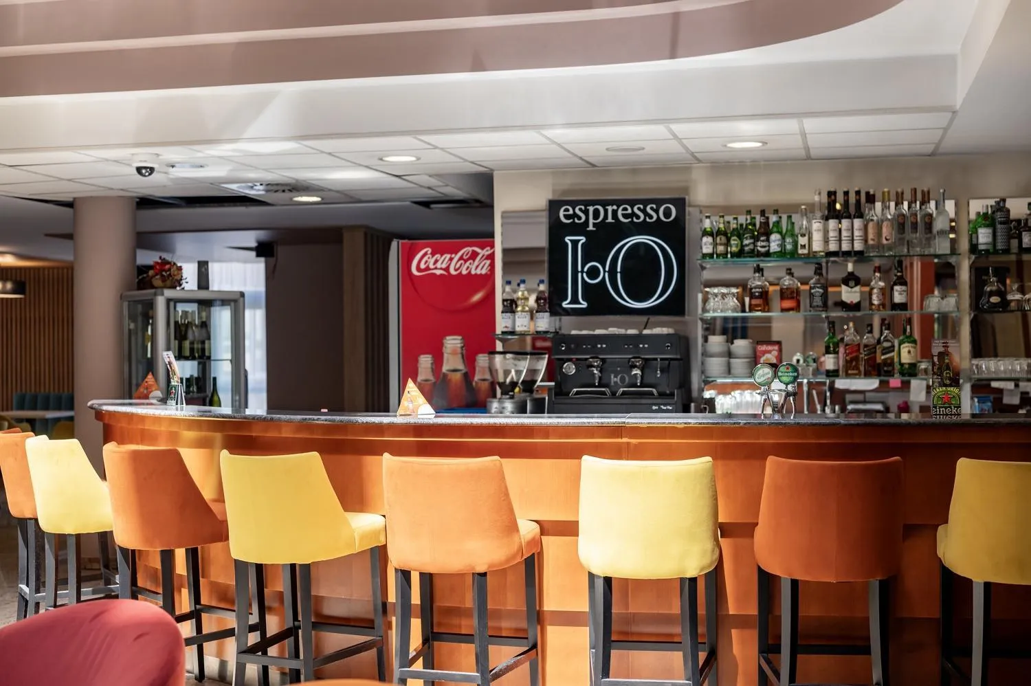 Lounge or bar in Airport Hotel Budapest