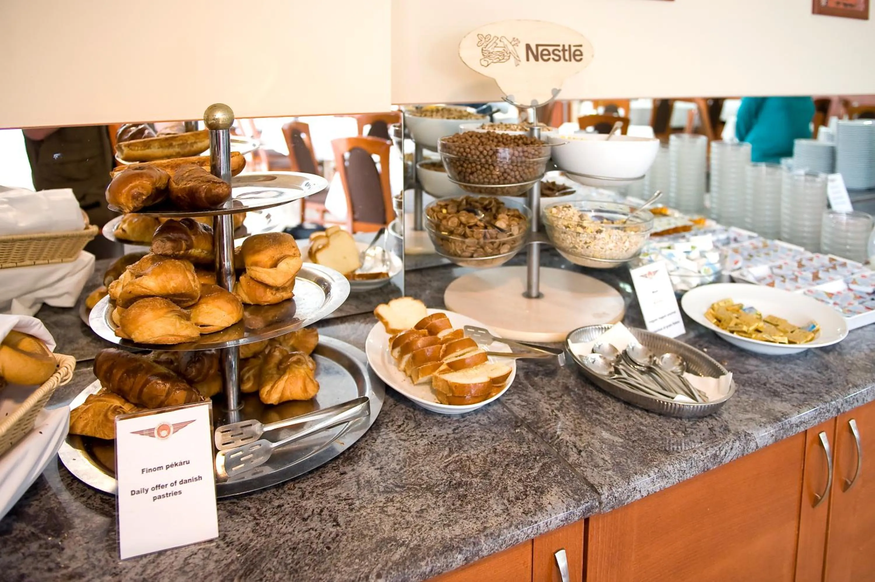 Food and drinks in Airport Hotel Budapest