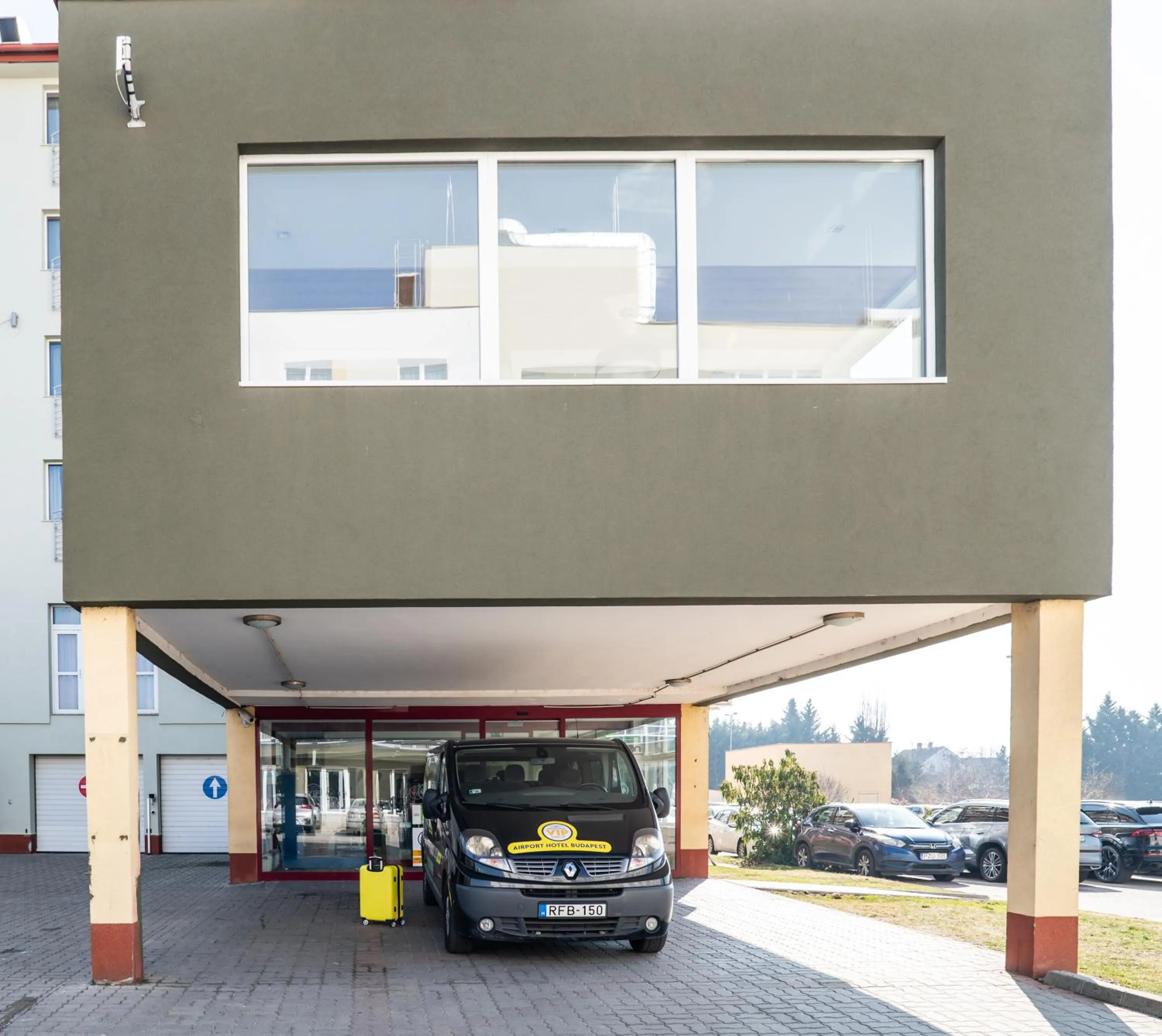 shuttle in Airport Hotel Budapest