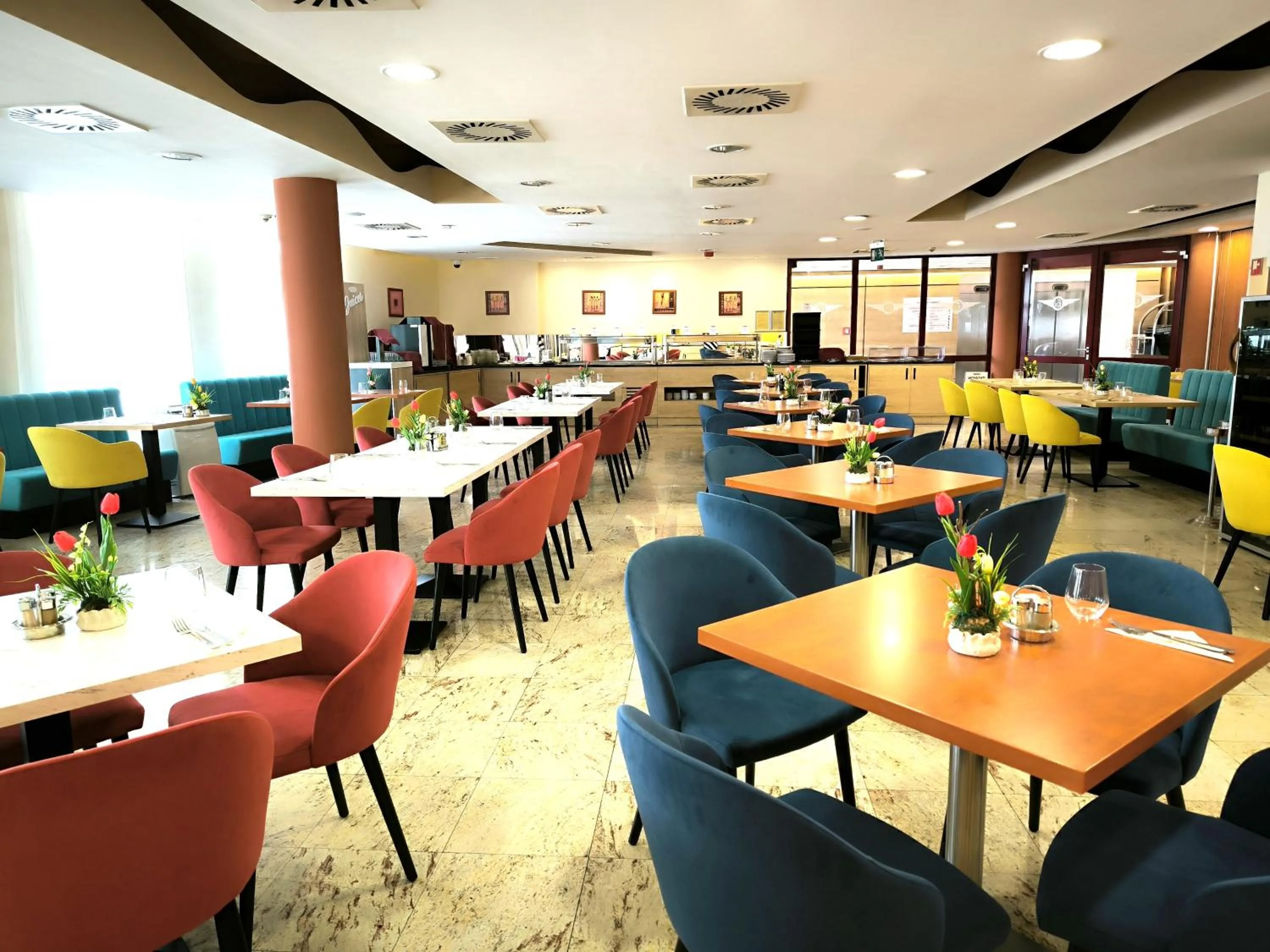 Restaurant/places to eat in Airport Hotel Budapest