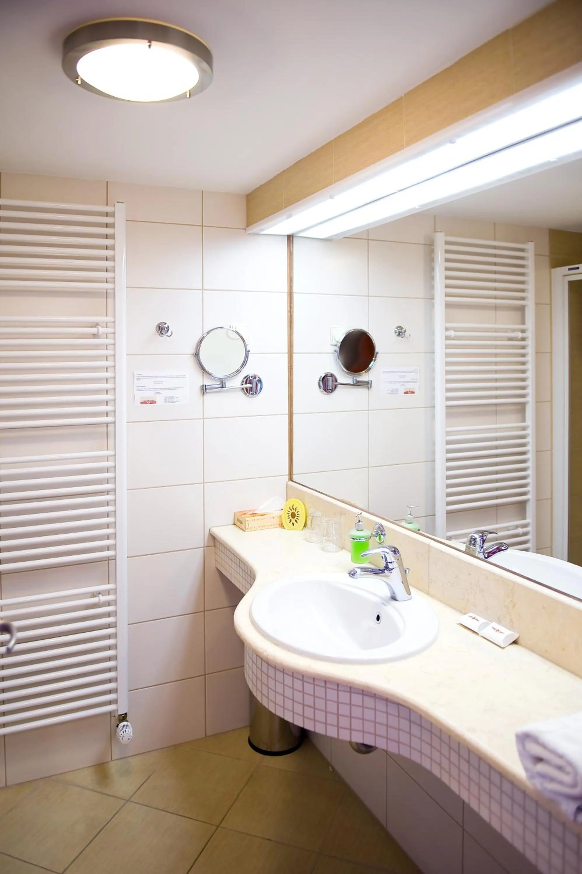 Bathroom in Airport Hotel Budapest