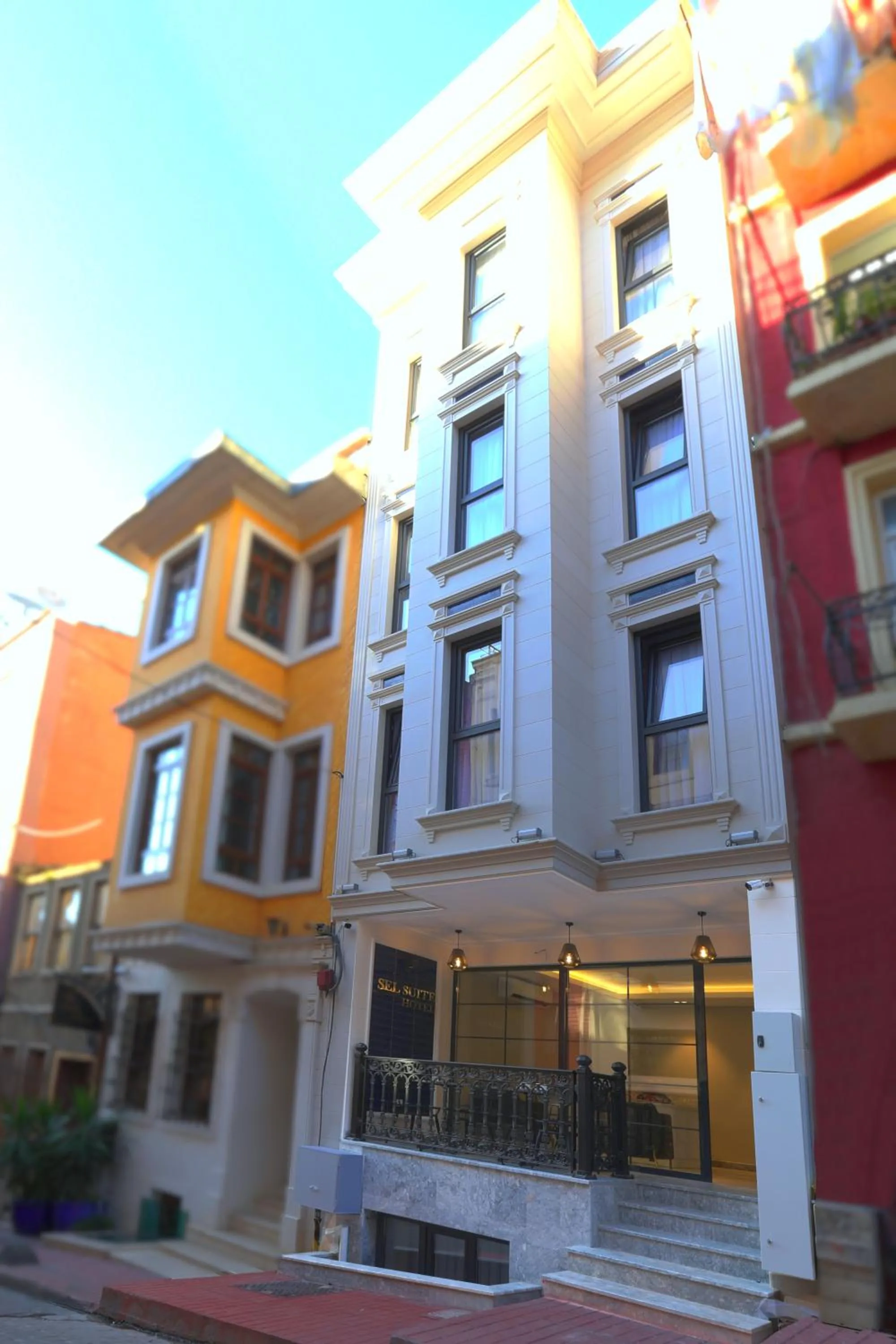 Property building in Sel Suite Hotel