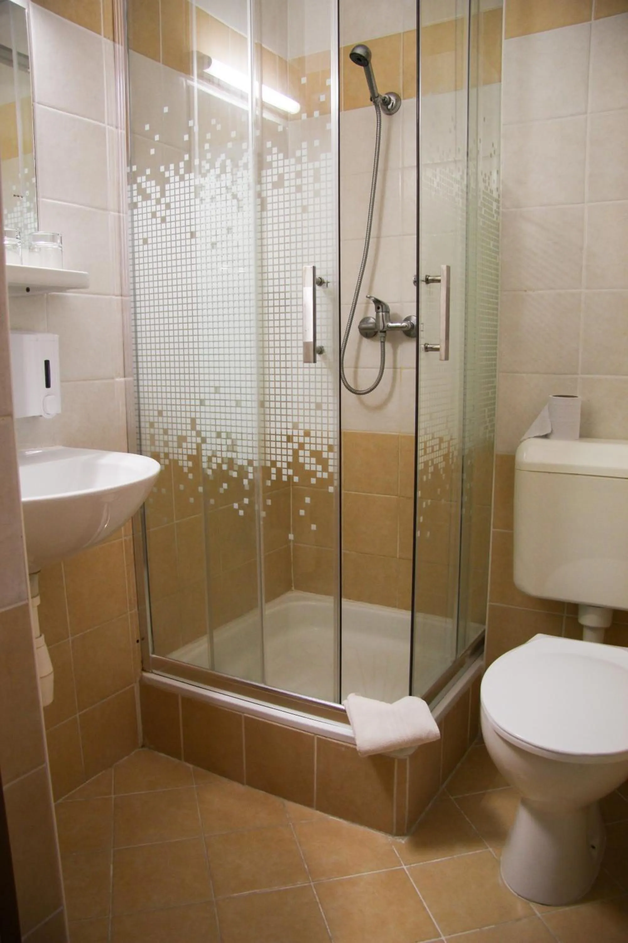 Shower in Hotel Korona
