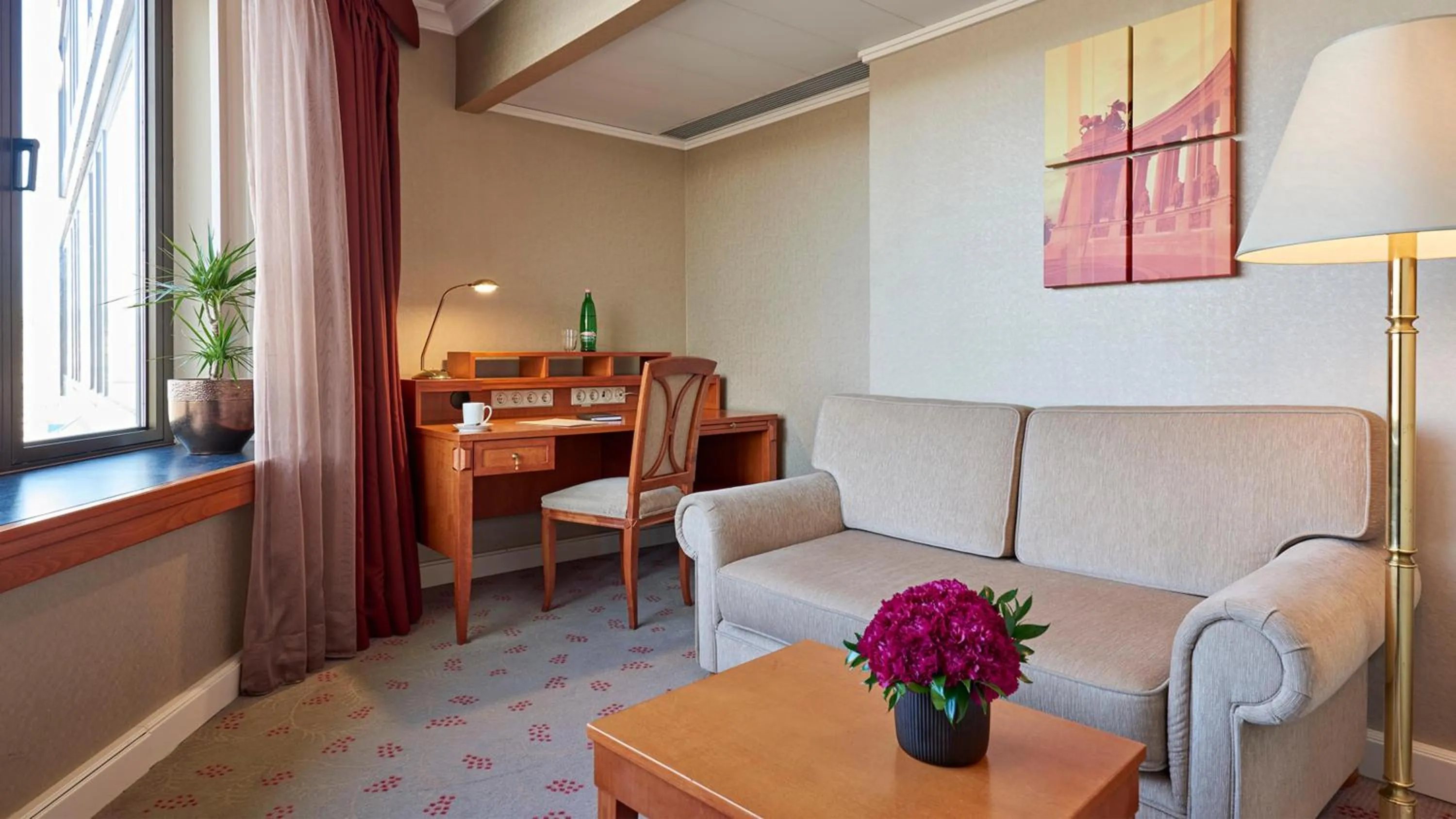Photo of the whole room in InterContinental Budapest by IHG