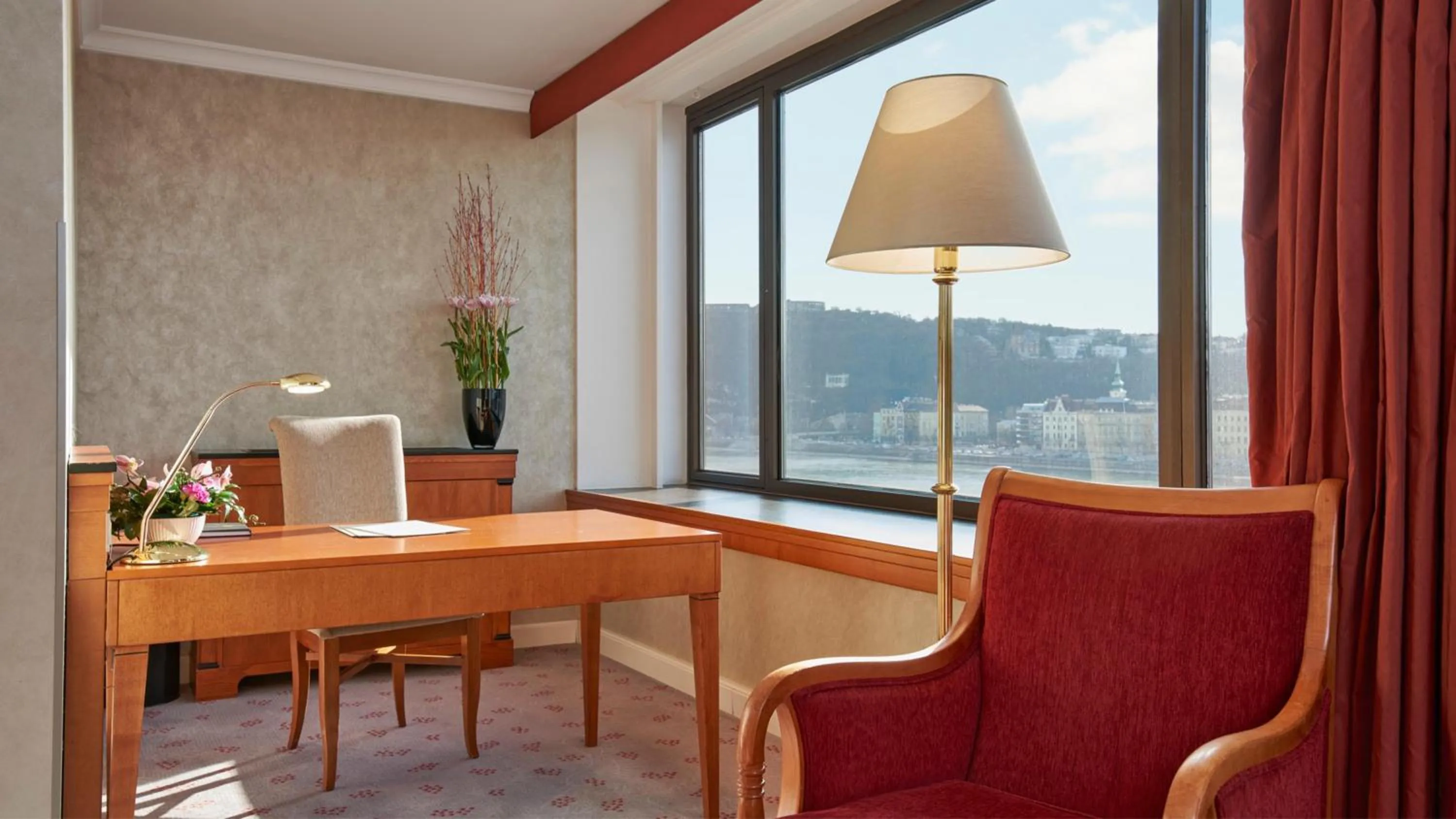 Photo of the whole room in InterContinental Budapest by IHG