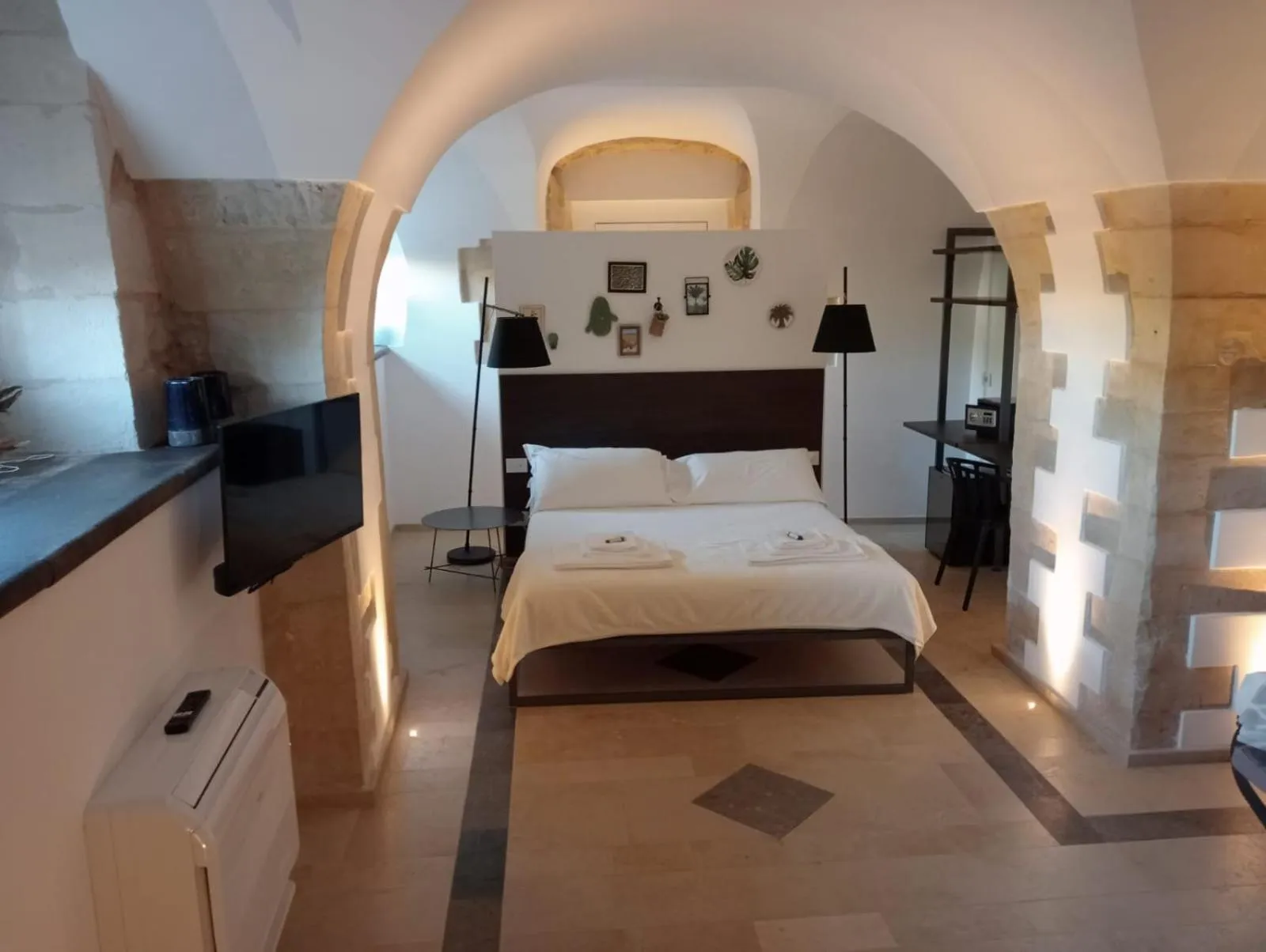 Bed in IBLA ROOMS