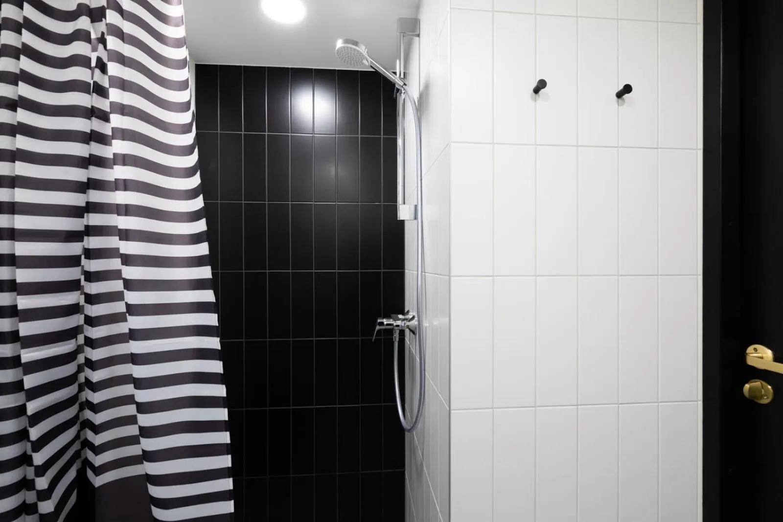 Shower in Bob W Tartu Old Town