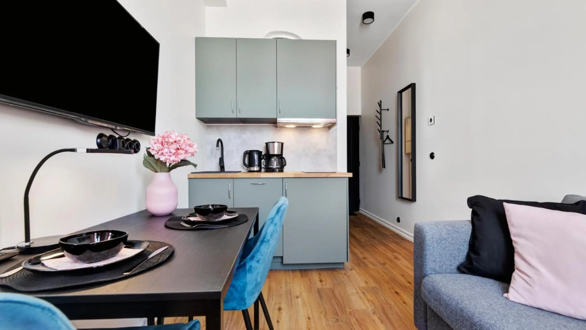 Photo of the whole room in Bob W Tartu Old Town