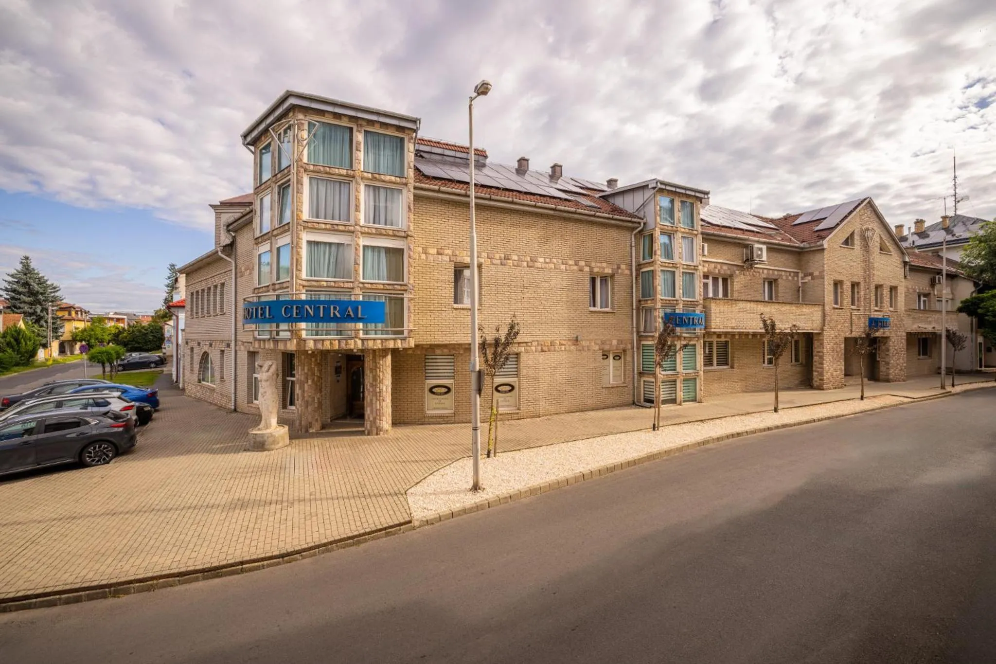 Property building in Hotel Central