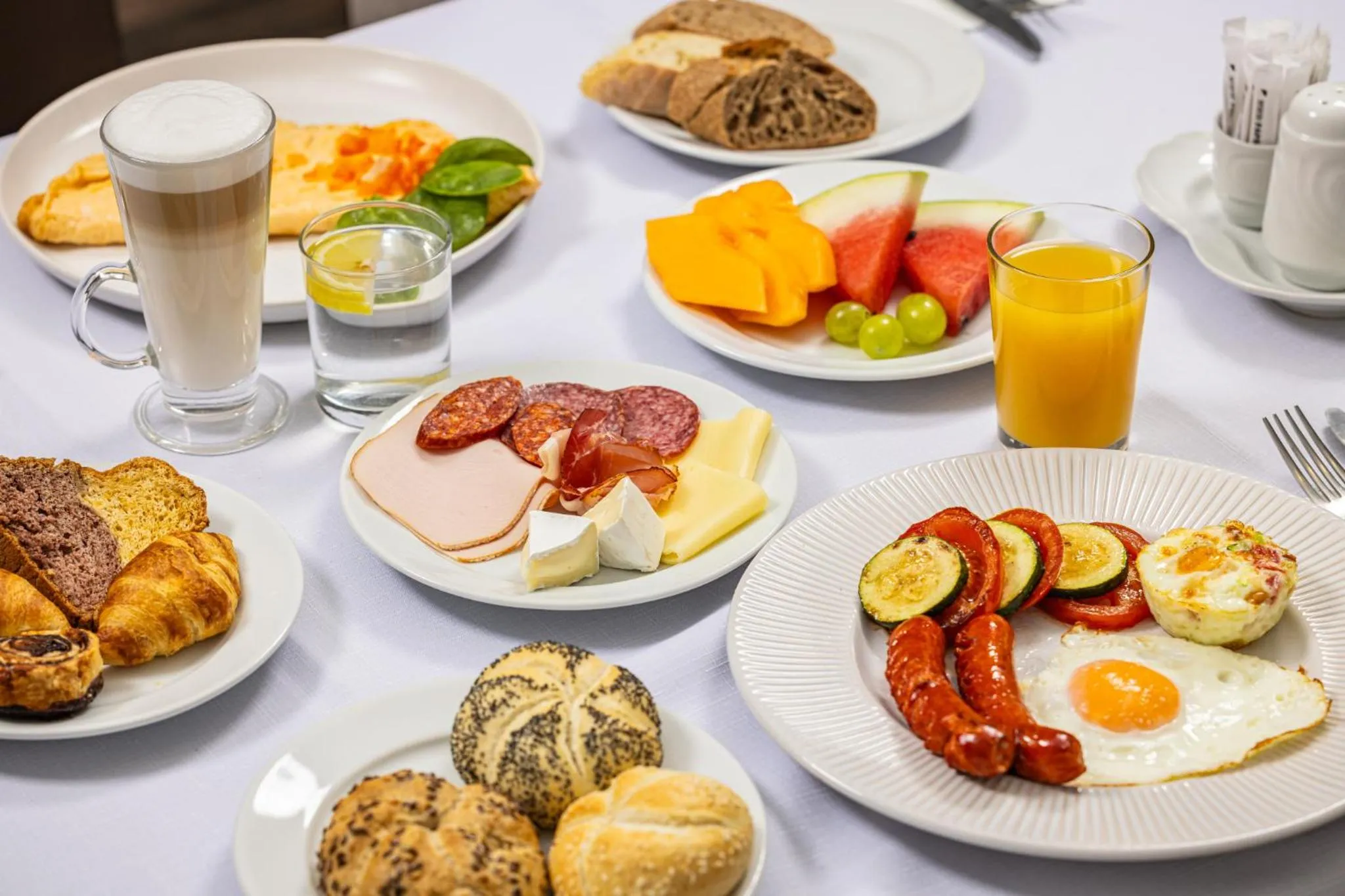 Breakfast in Hotel Central