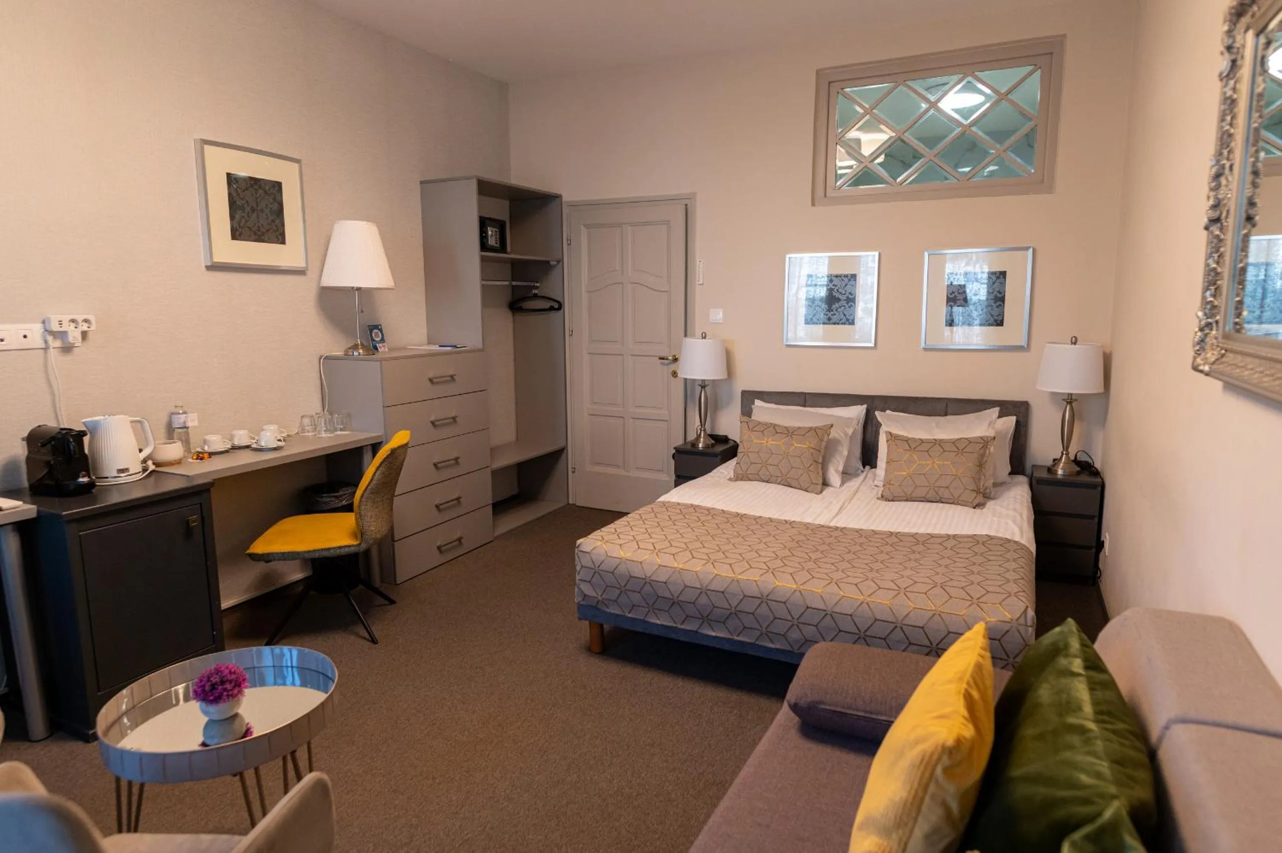 Bedroom, Bed in Hotel Piano