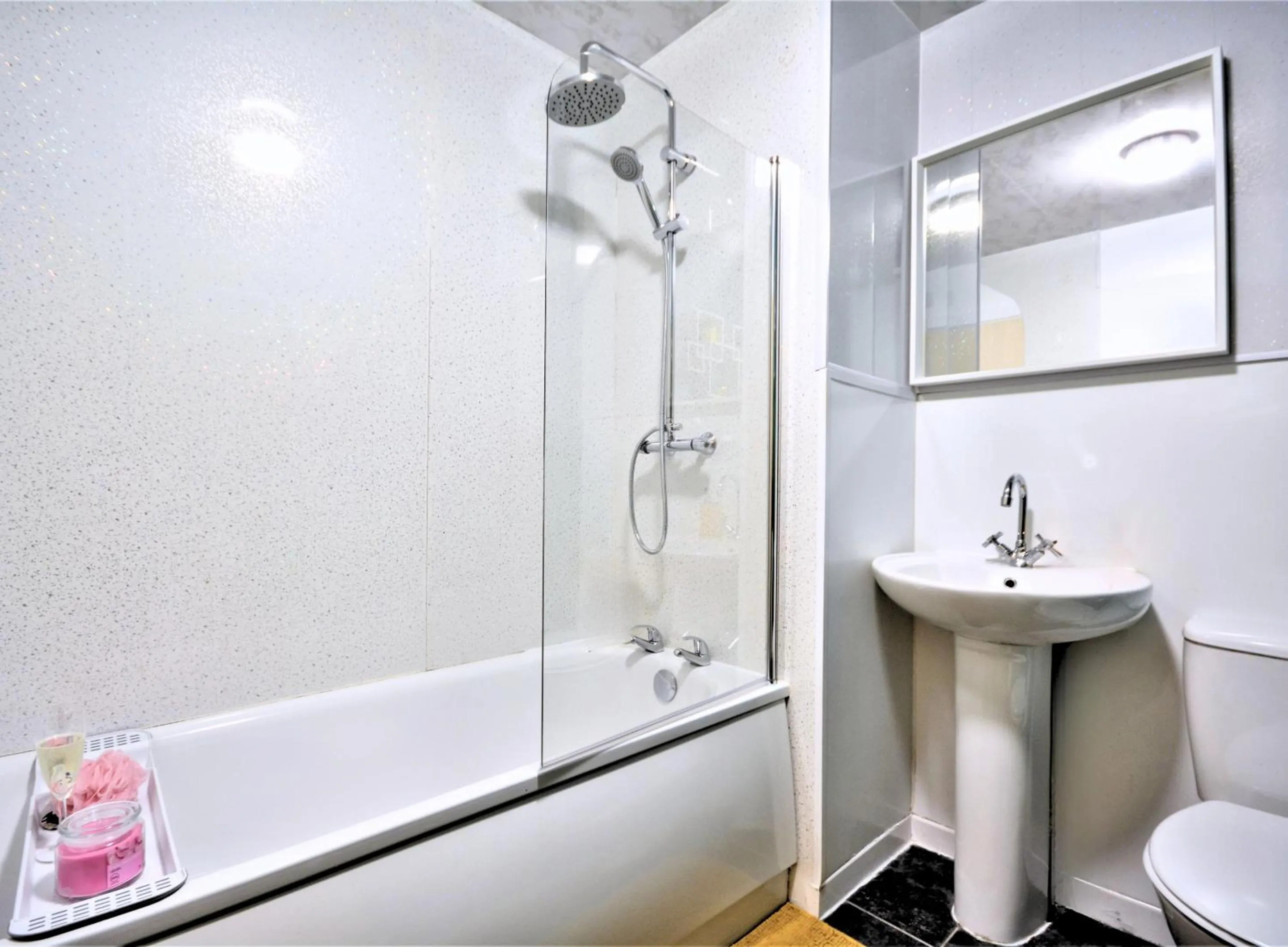 Bathroom in Manchester Townhouse by BEVOLVE - 4 bedrooms - Free Parking