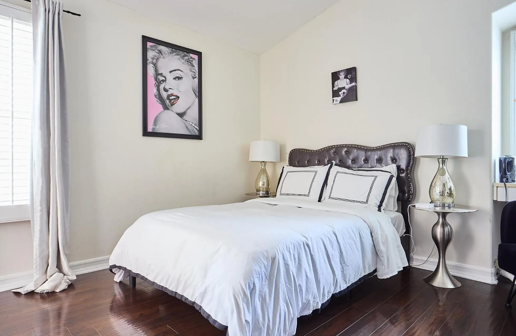 Bed in Hollywood Hills Homestay