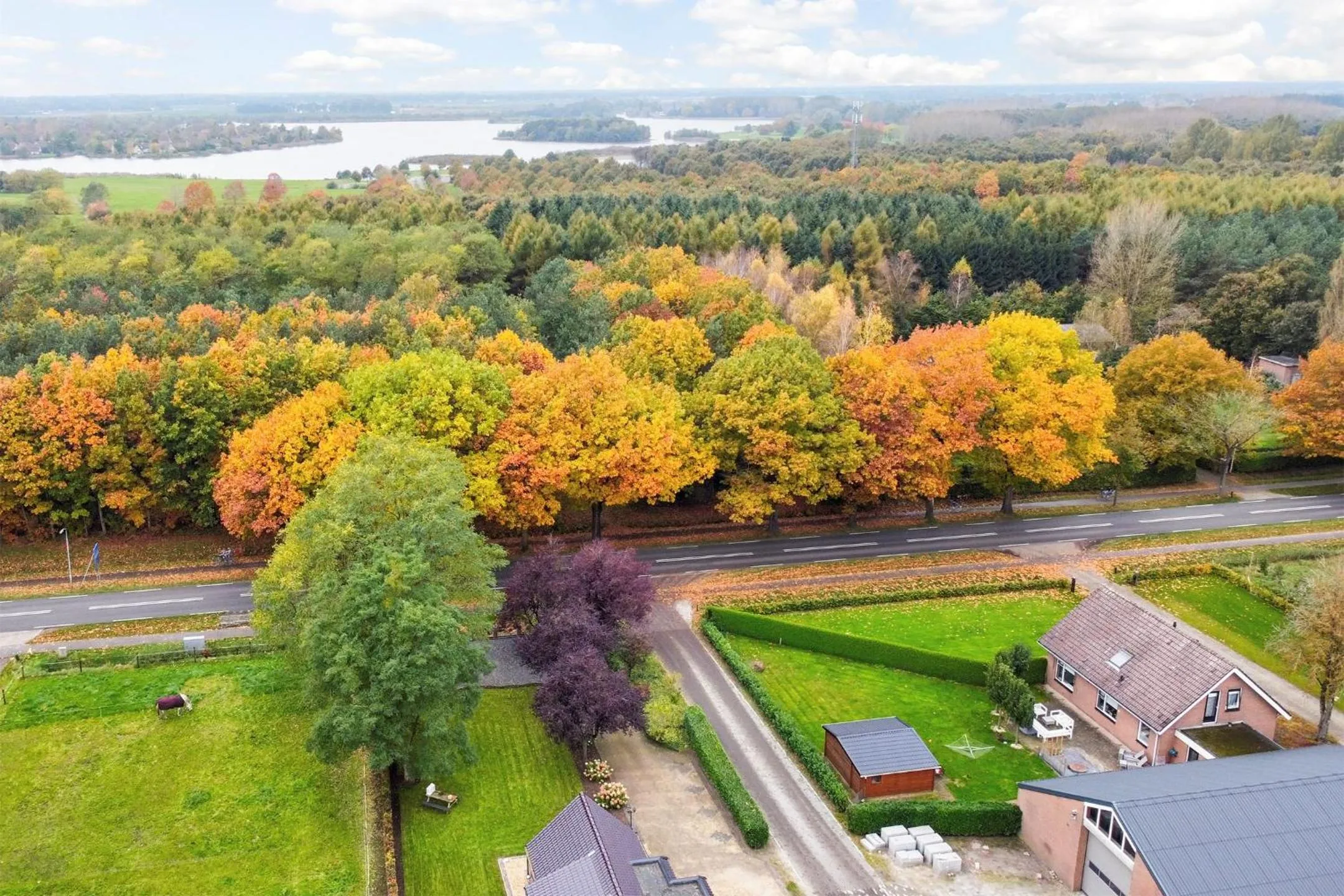 Lake view in B & B Het Veurhuus