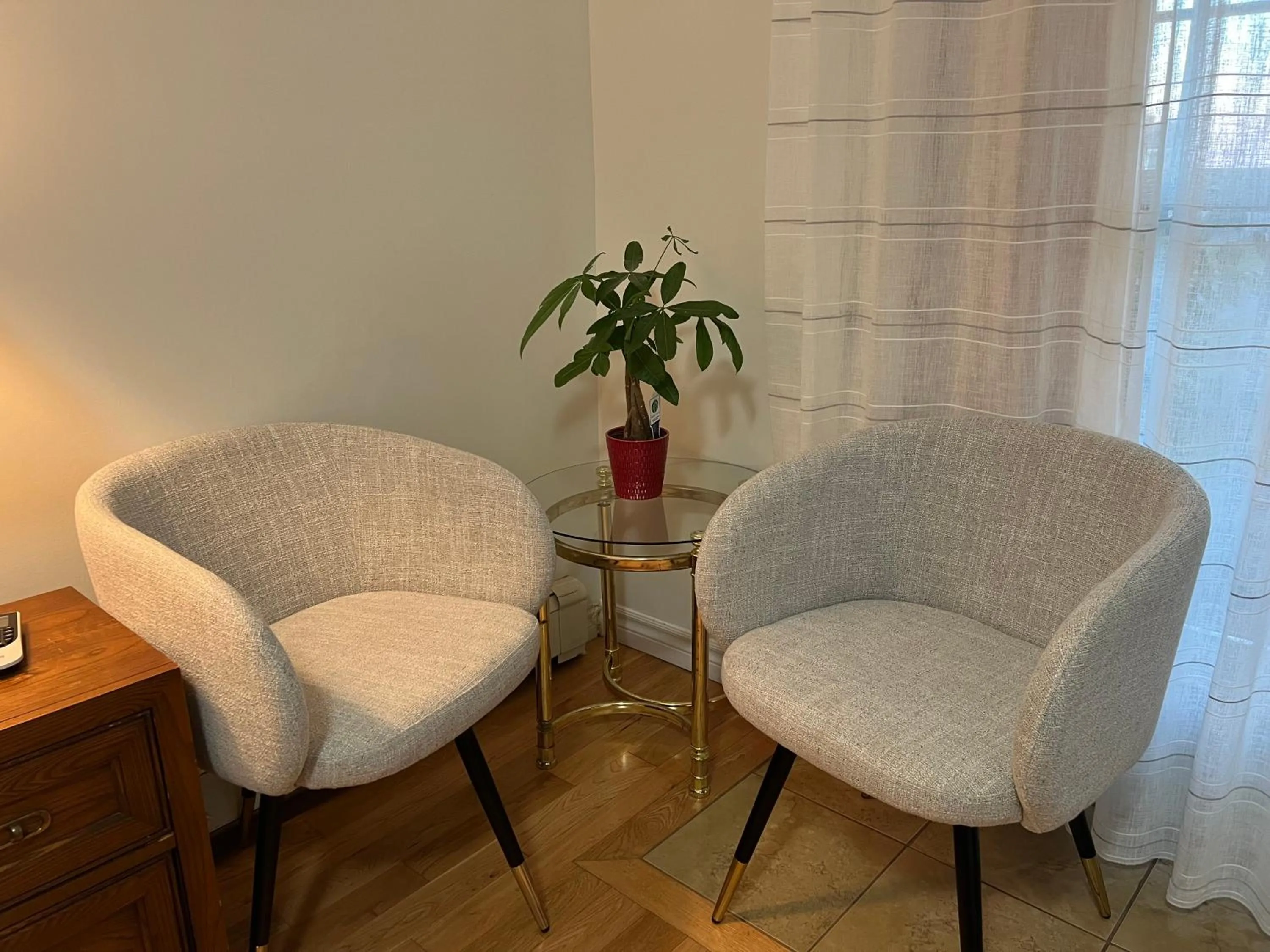 Lee's Ocean Peek B & B