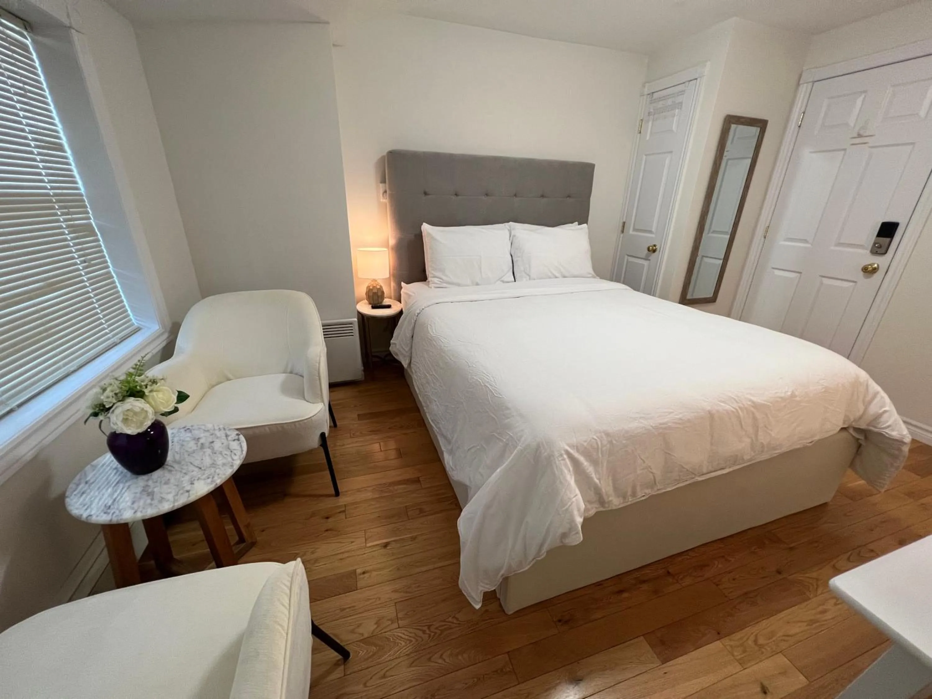 Lee's Ocean Peek B & B