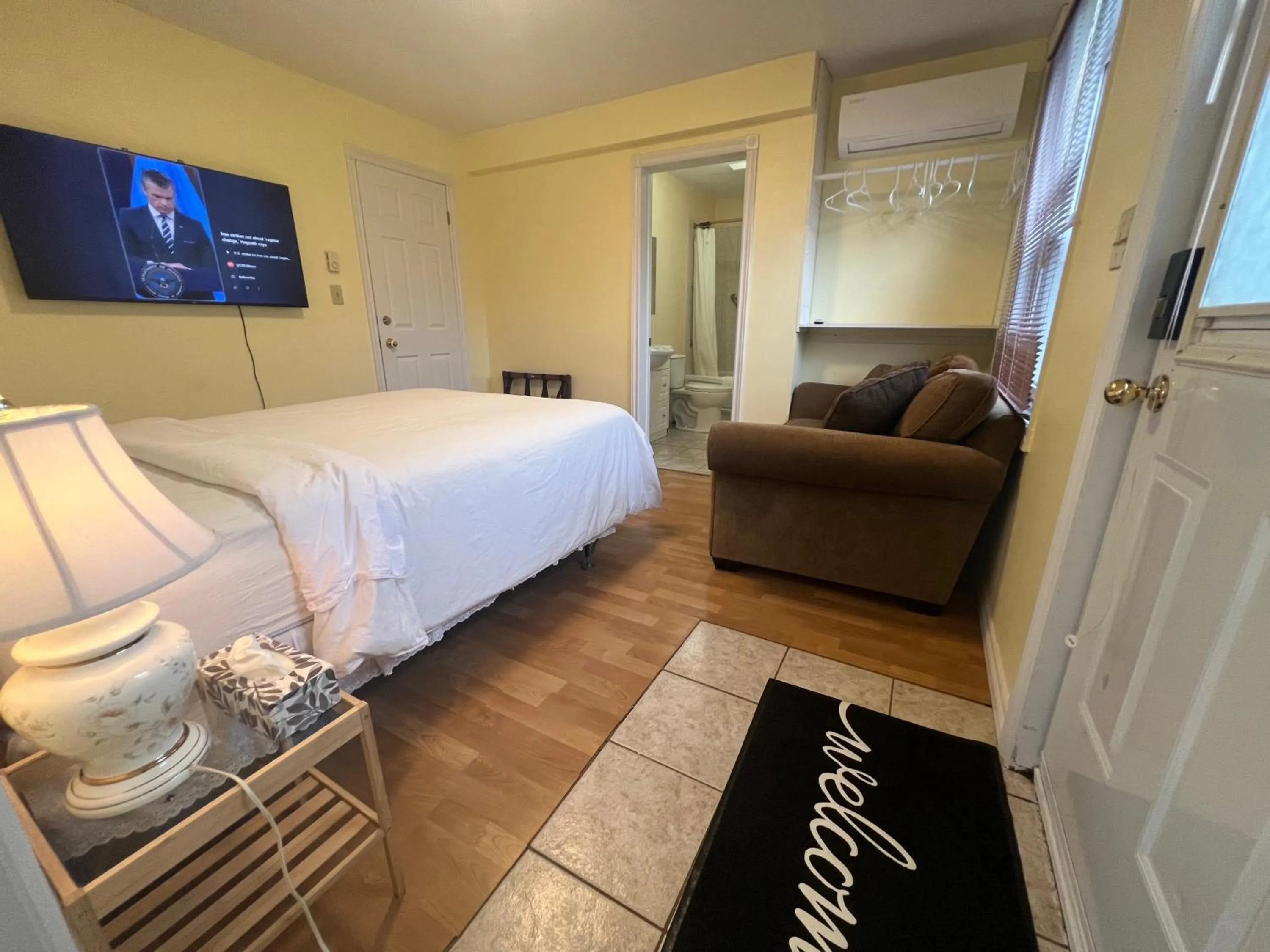 Lee's Ocean Peek B & B