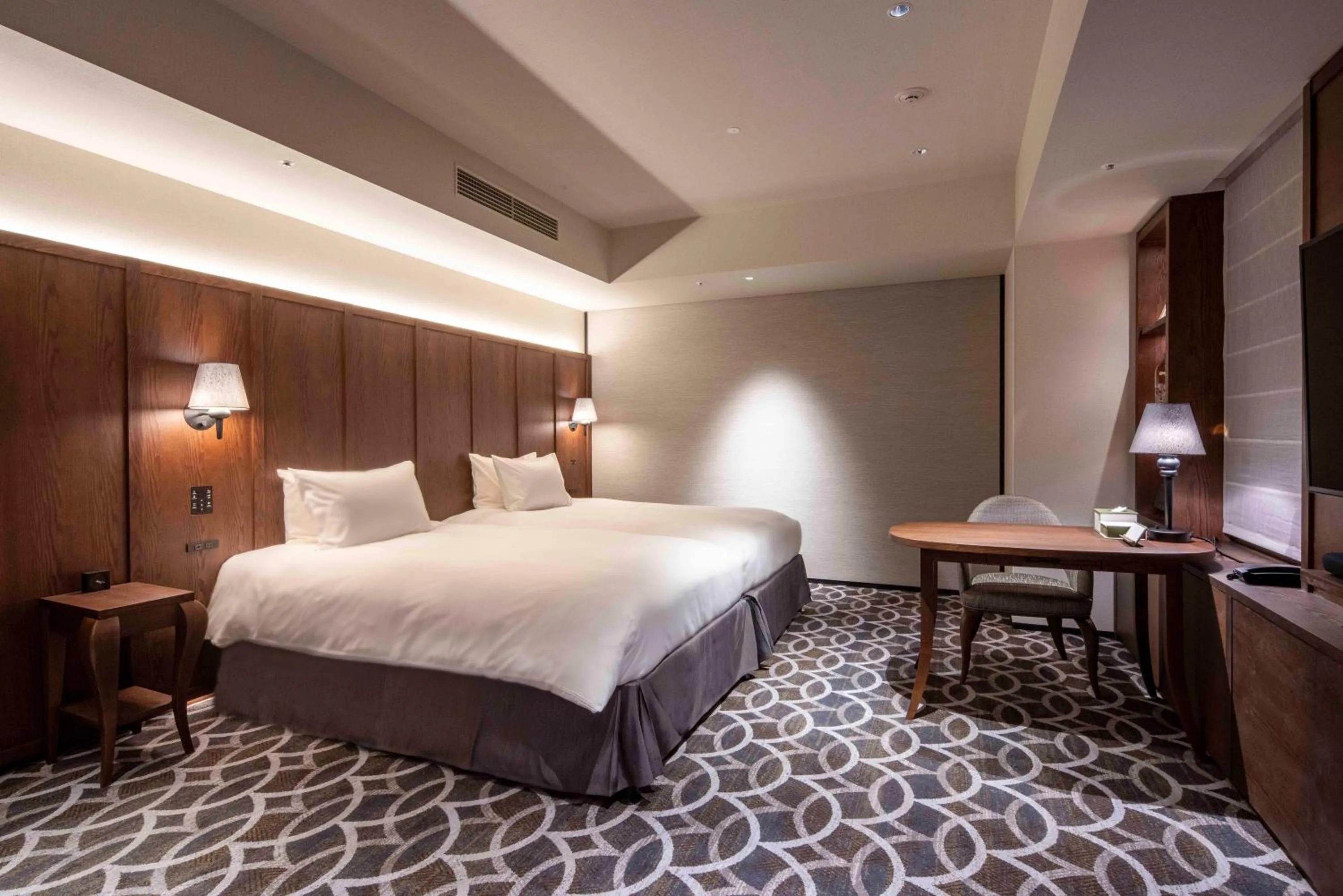 Bedroom, Bed in Hotel GrandBach Tokyo Ginza