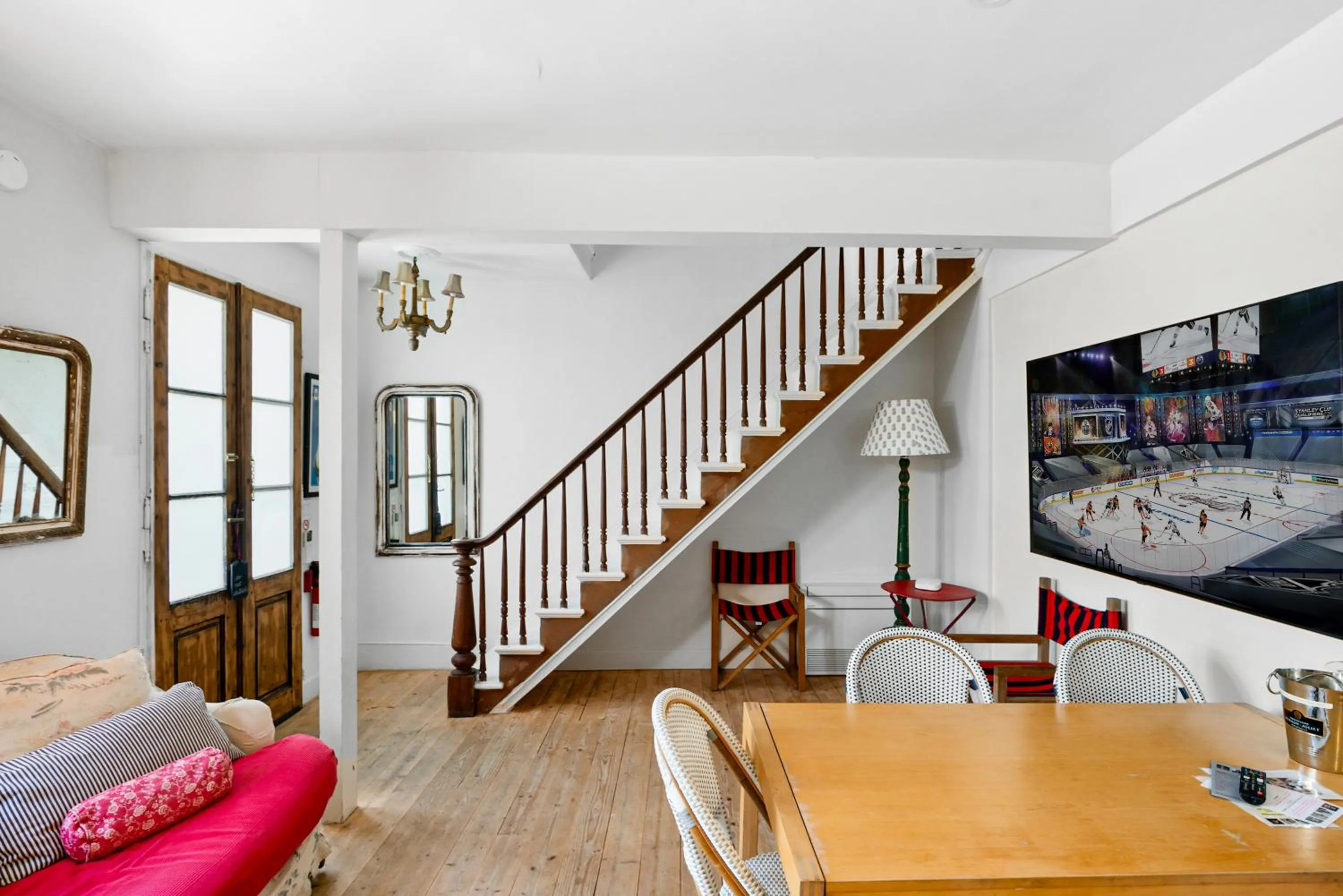 metro hotel and Cafe