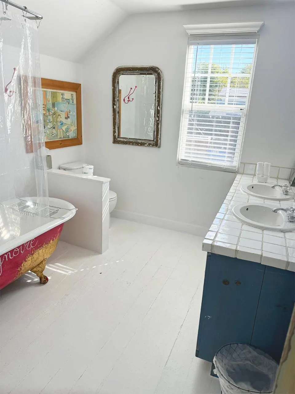 metro hotel and Cafe