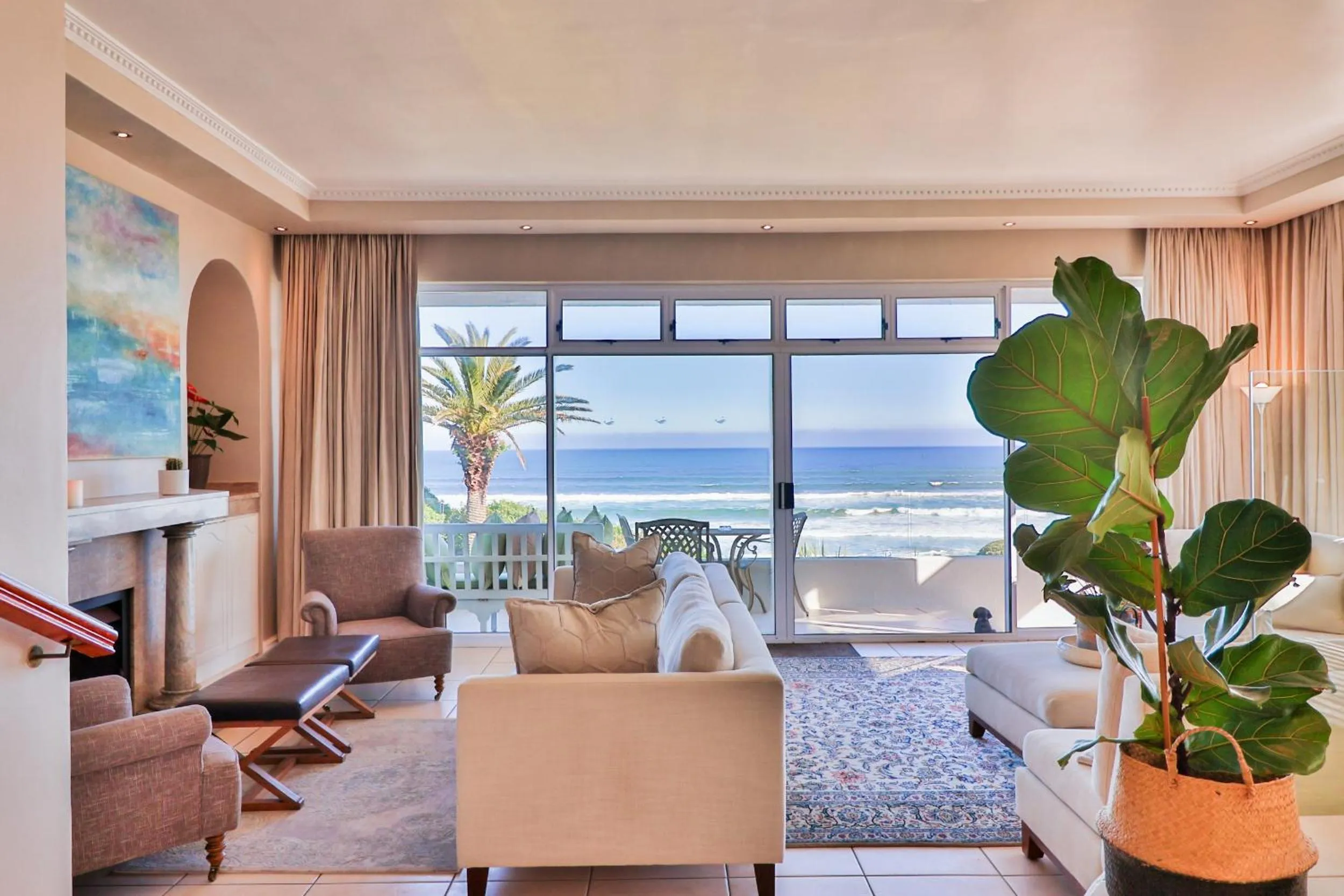 Hermanus Beachfront Lodge - Solar Power