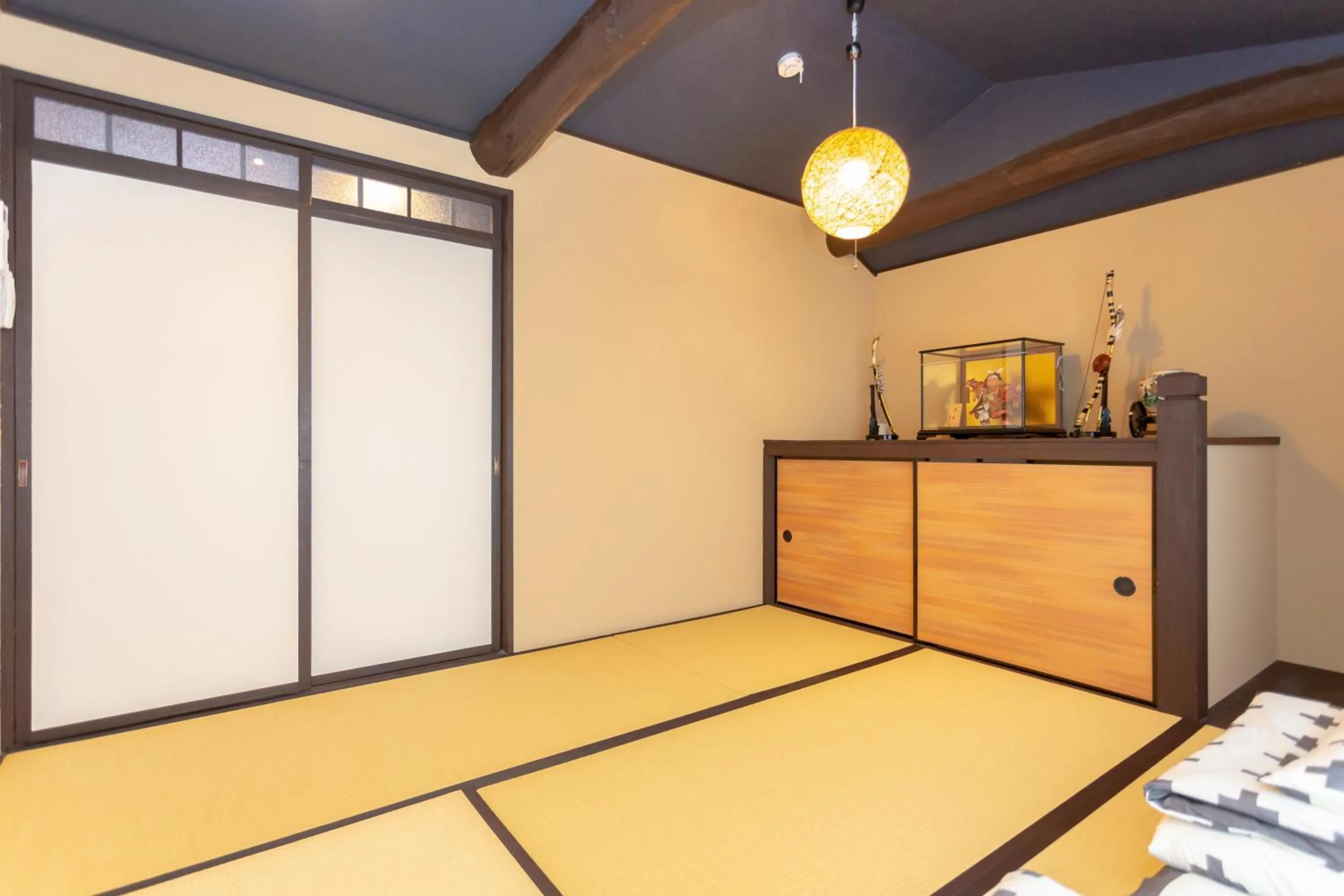 Photo of the whole room, Bed in INN Plus General Castle Nijo