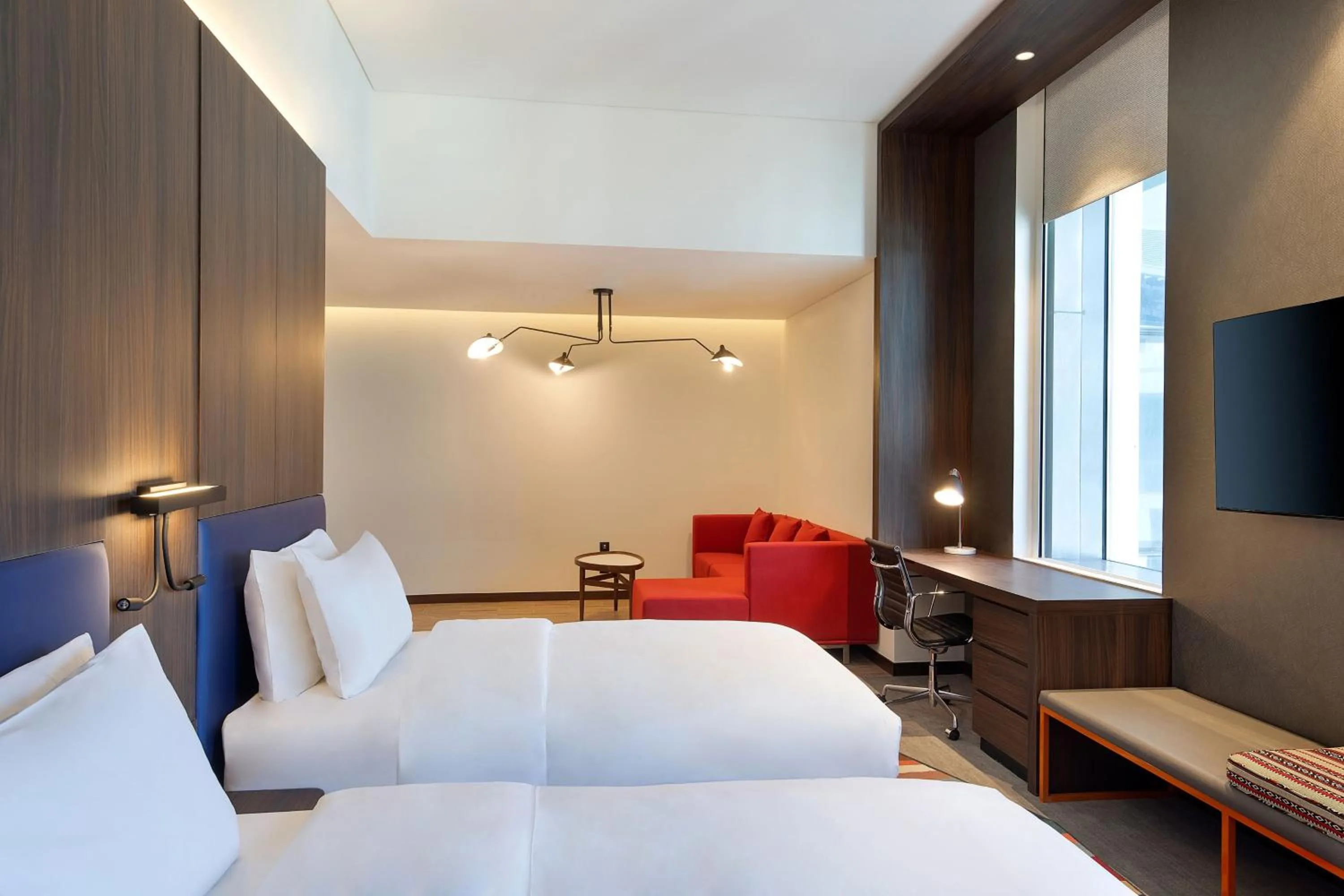 Photo of the whole room, Bed in Aloft Dubai Airport