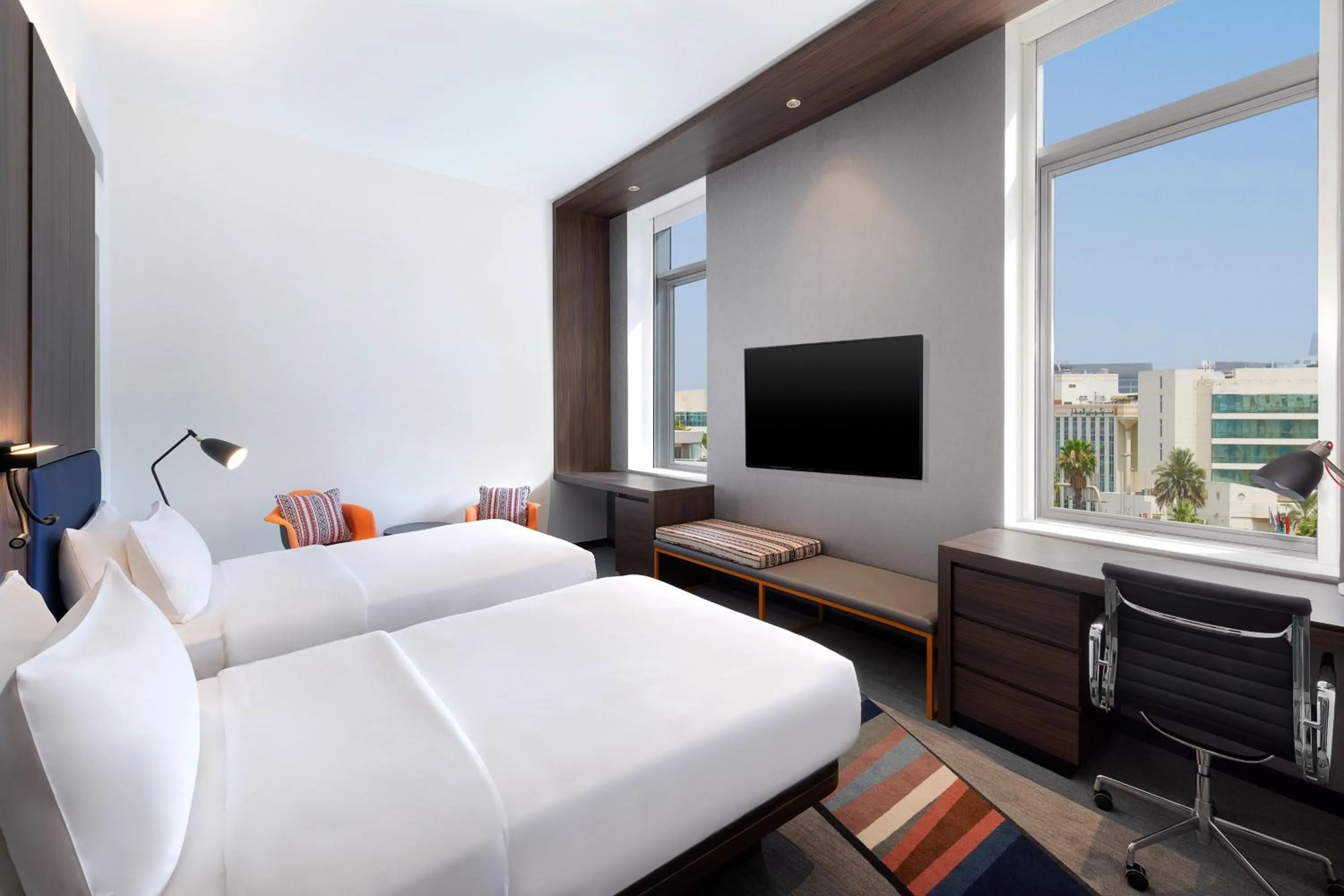 Photo of the whole room, Bed in Aloft Dubai Airport