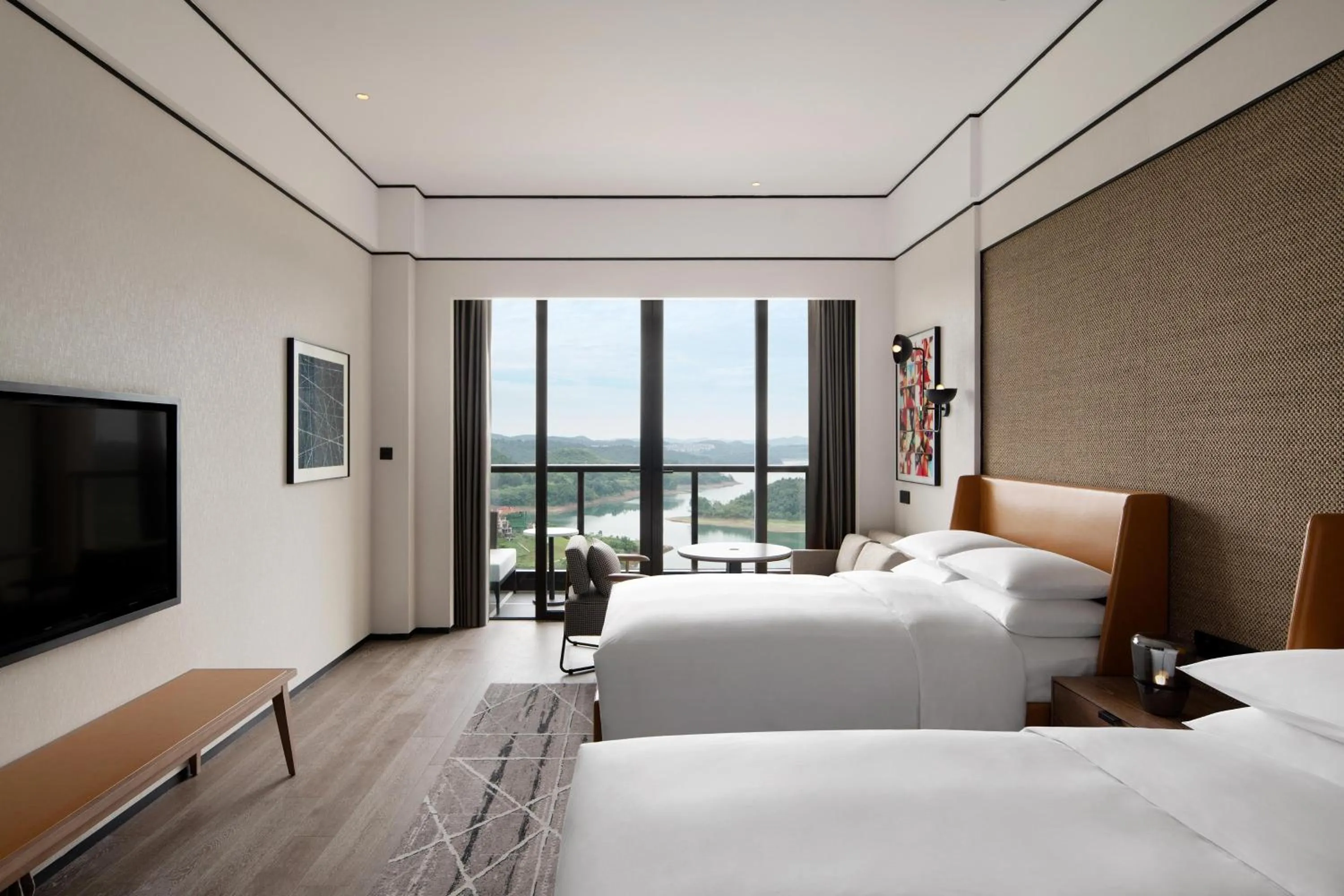 Photo of the whole room, Bed in Sheraton Mianyang