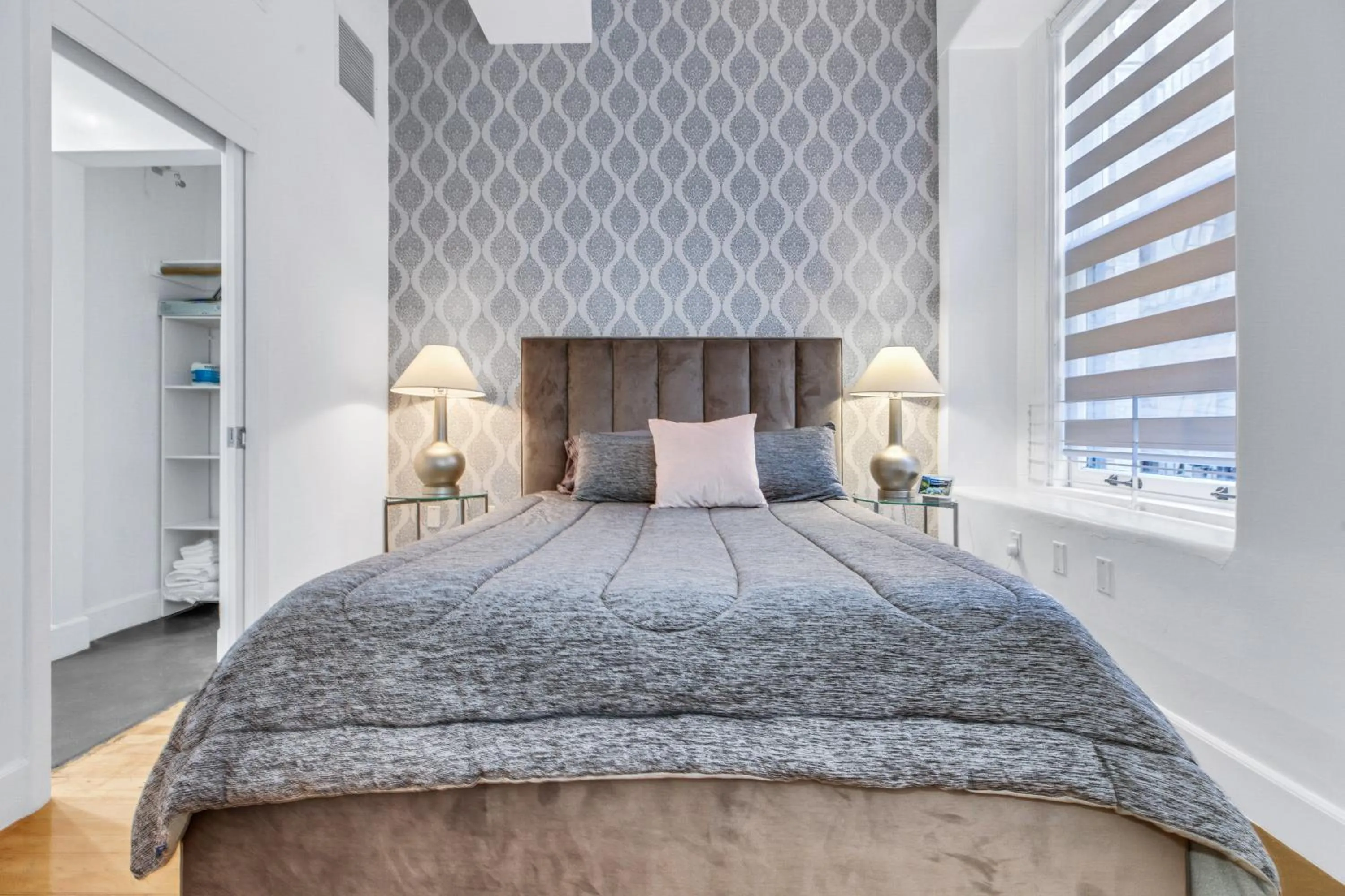 Bed in One Lux Stay HWH Downtown Los Angeles