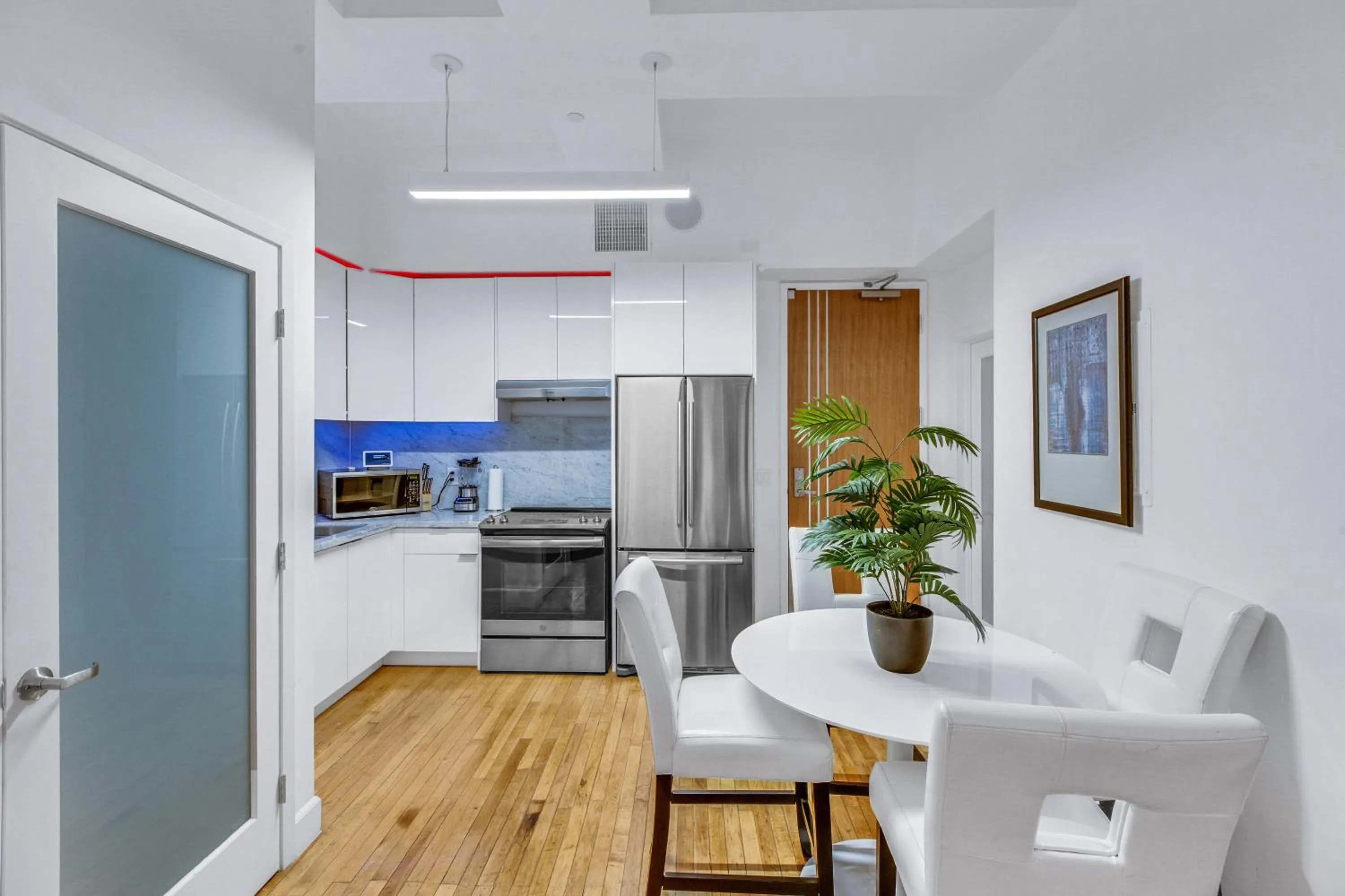 kitchen in One Lux Stay HWH Downtown Los Angeles