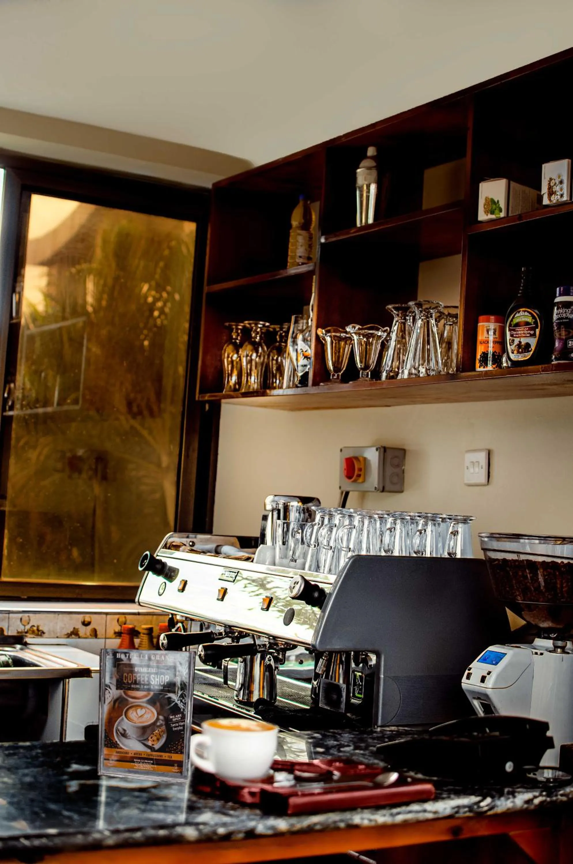 Lounge or bar in La Grande Hotel