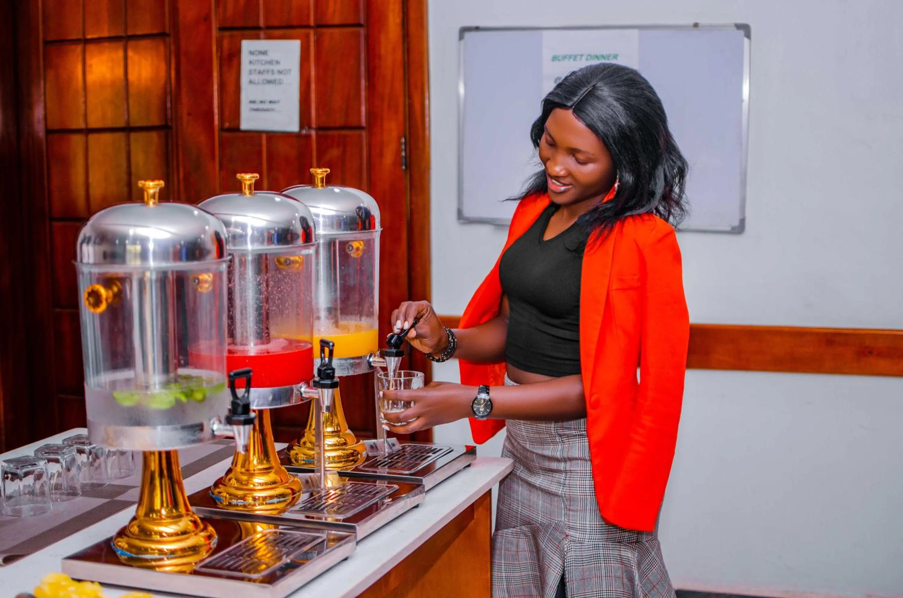 Restaurant/places to eat in La Grande Hotel