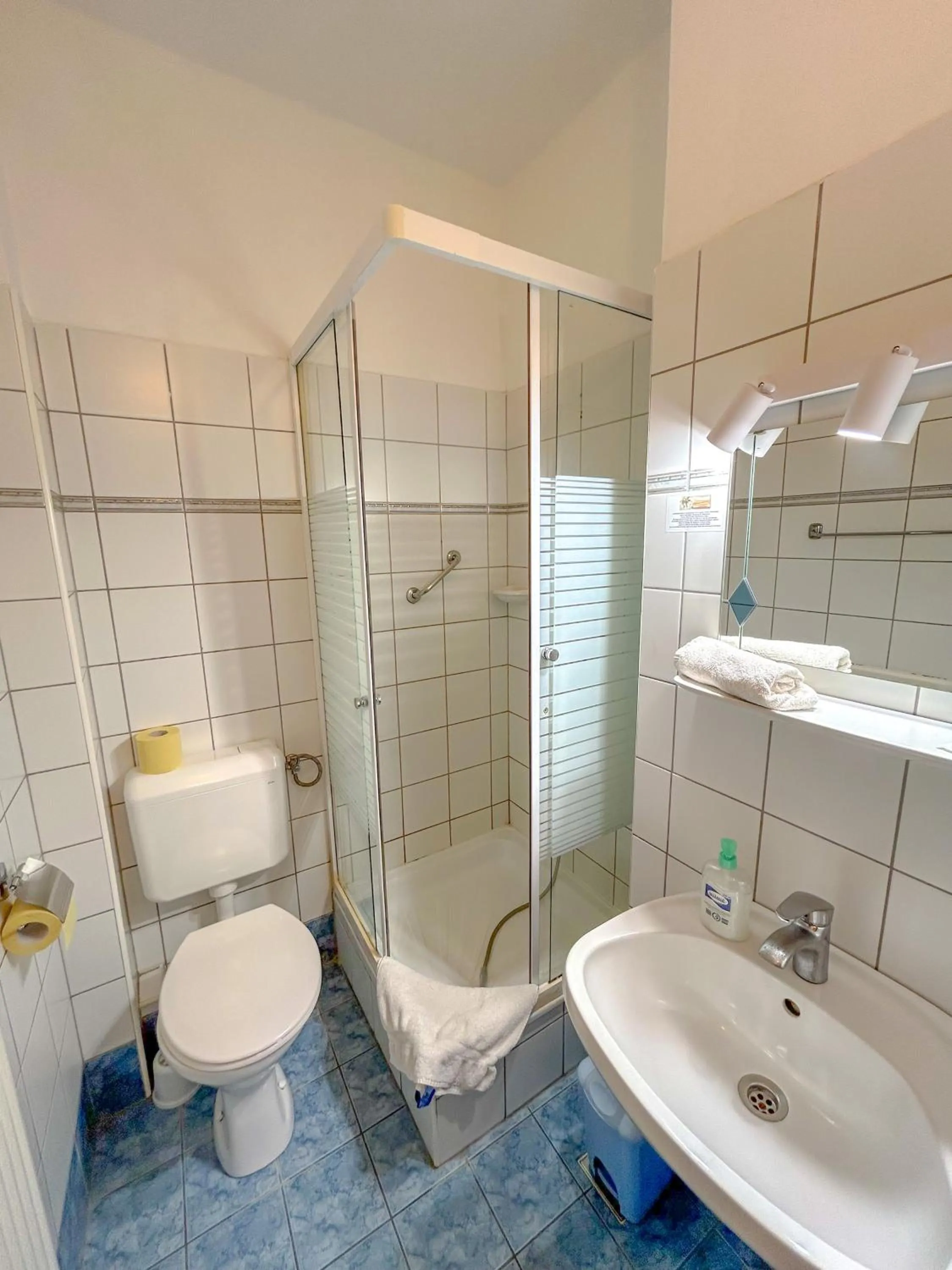 Shower in Corvin Hotel