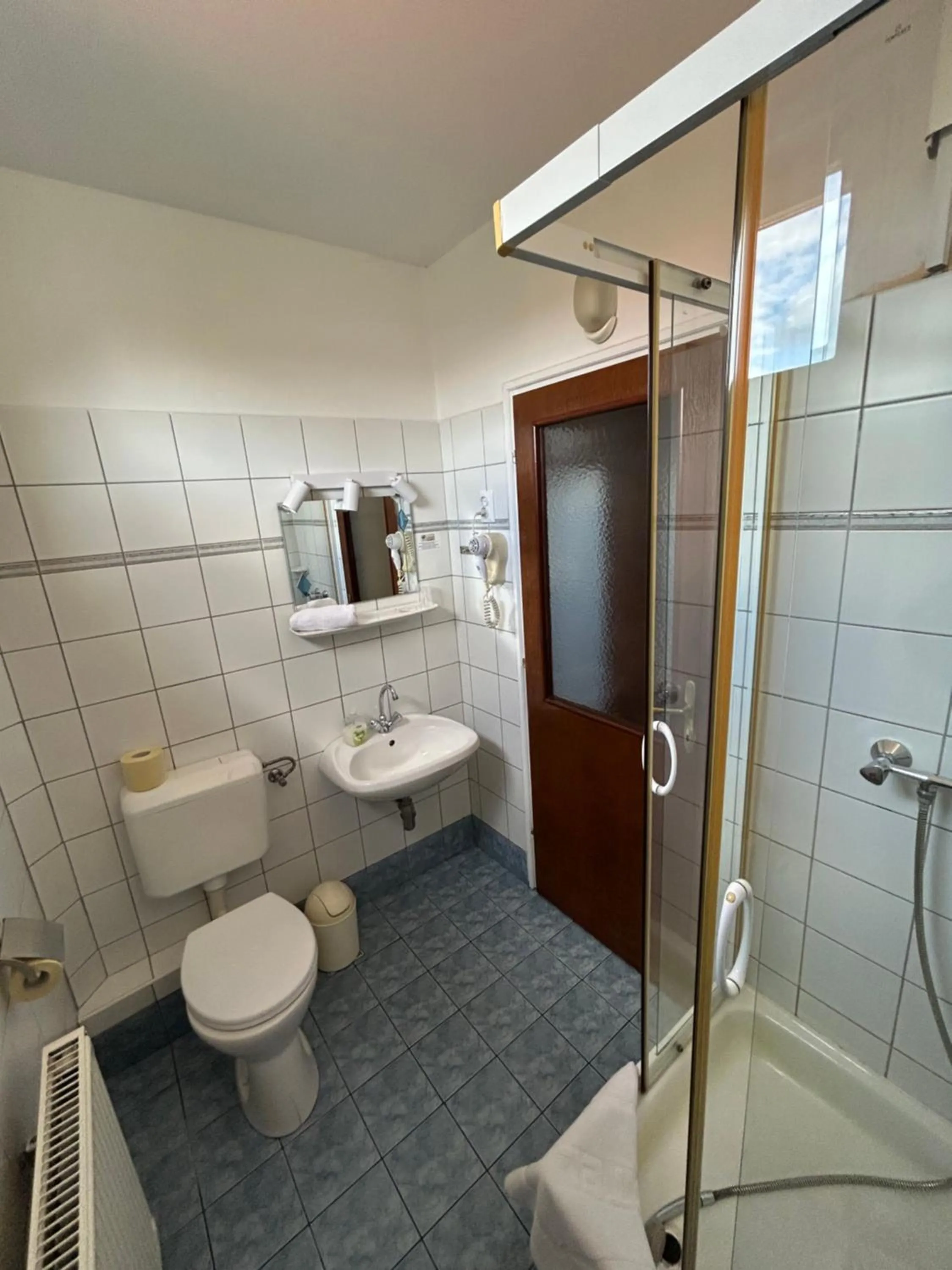 Bathroom in Corvin Hotel