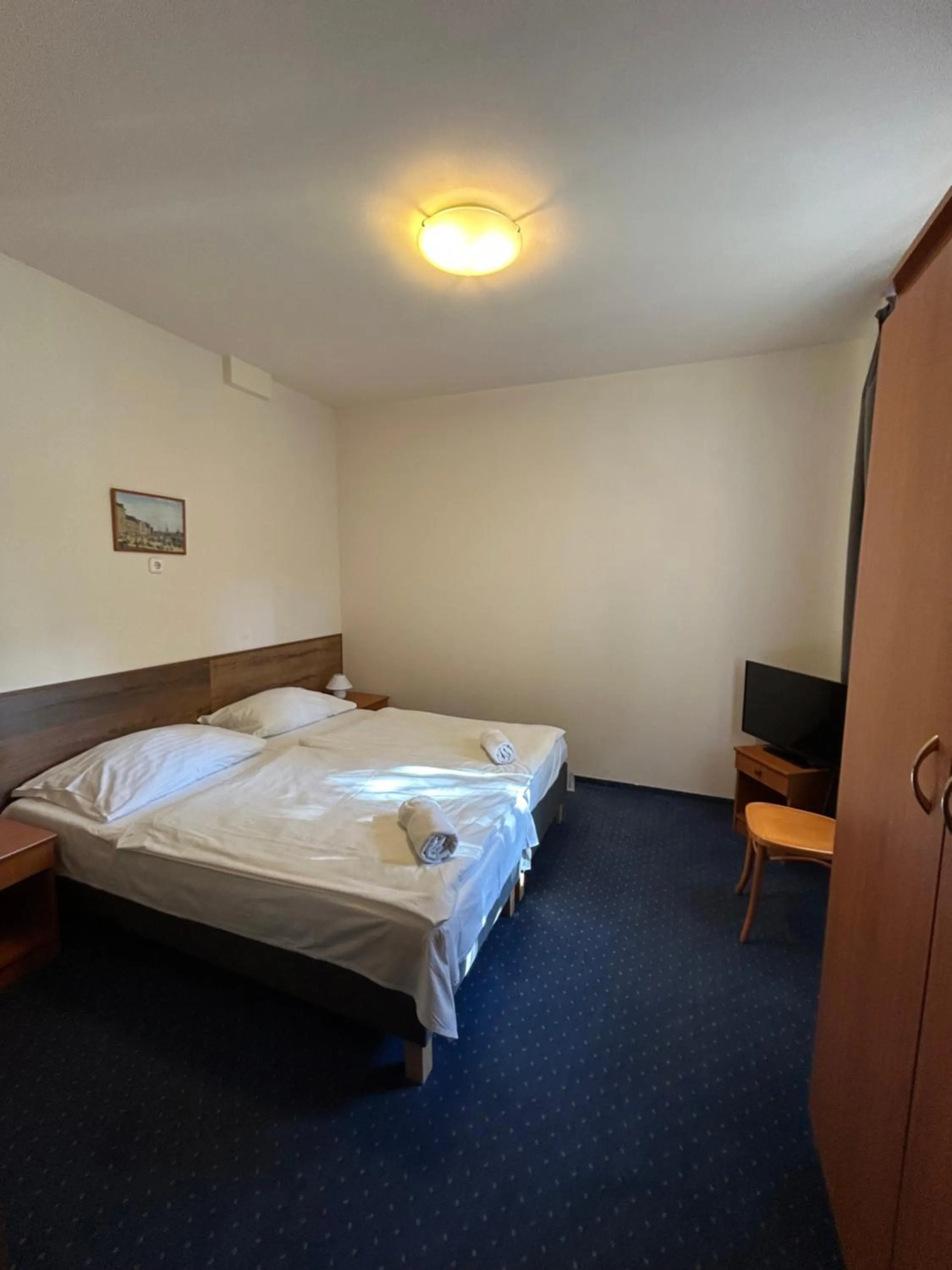 Photo of the whole room, Bed in Corvin Hotel