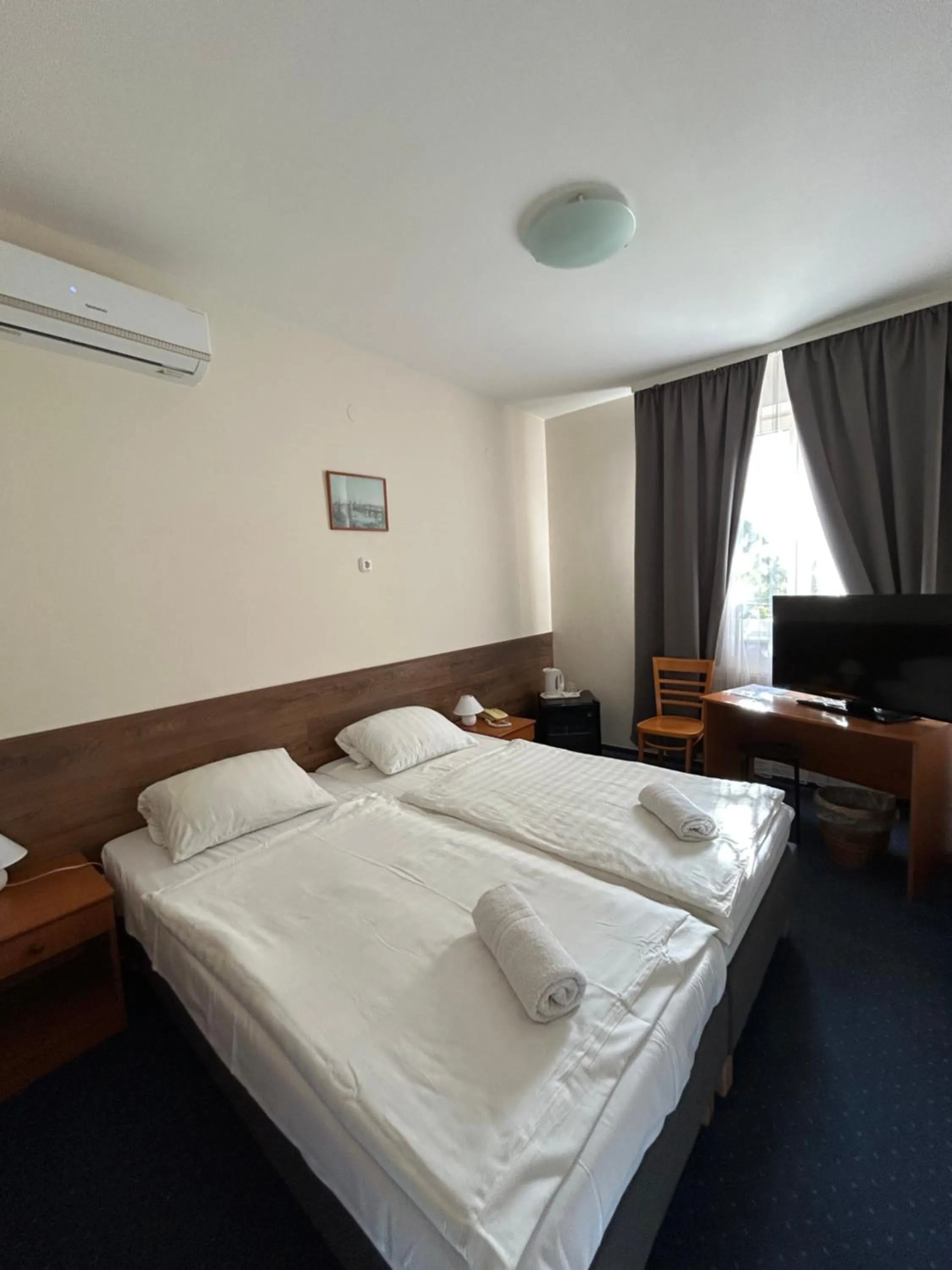 Photo of the whole room, Bed in Corvin Hotel